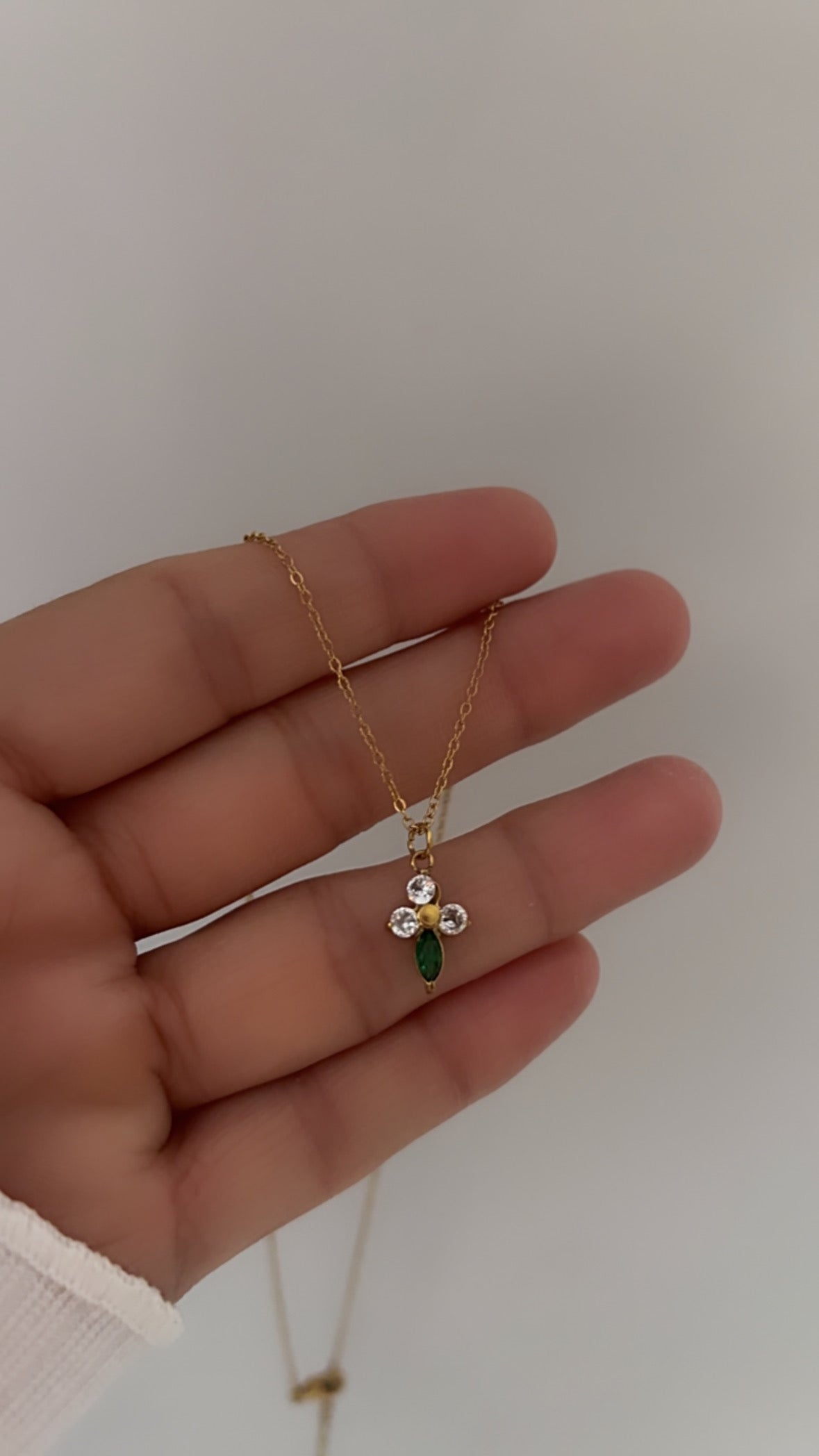Emerald flower necklace