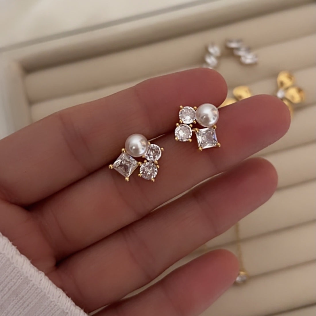 Myra earring