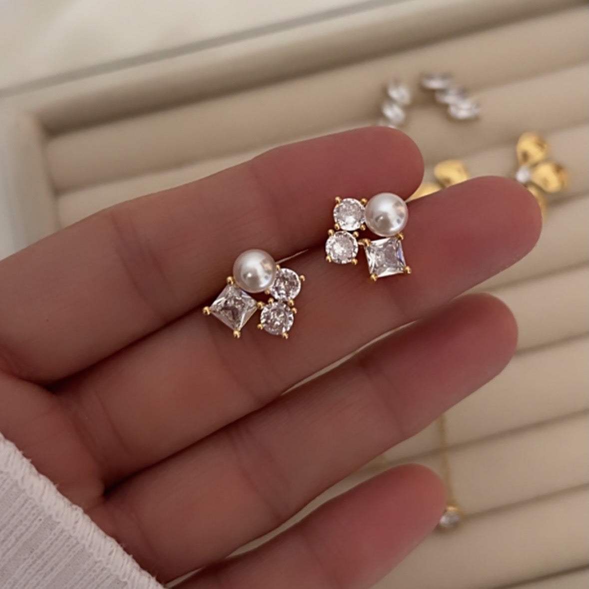 Myra earring