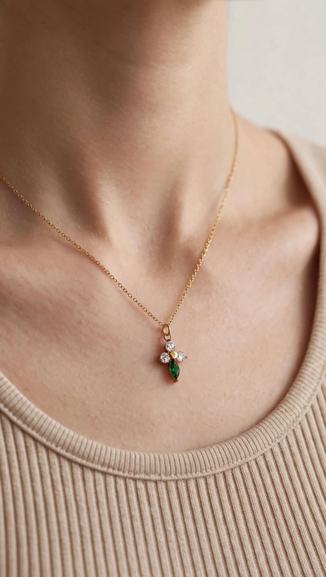 Emerald flower necklace