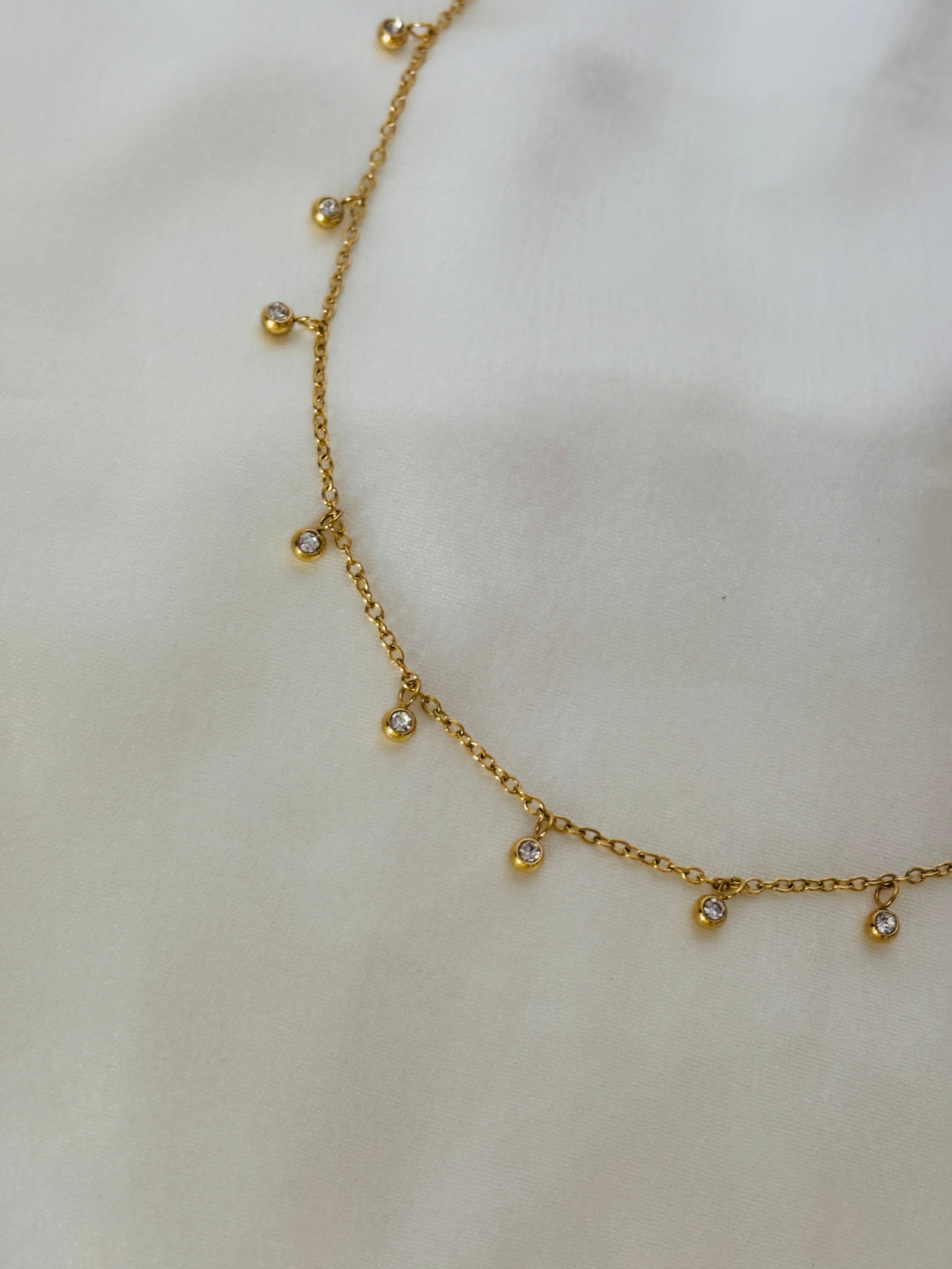 Mia droplet necklace