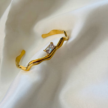 Wellsy hand cuff bracelet