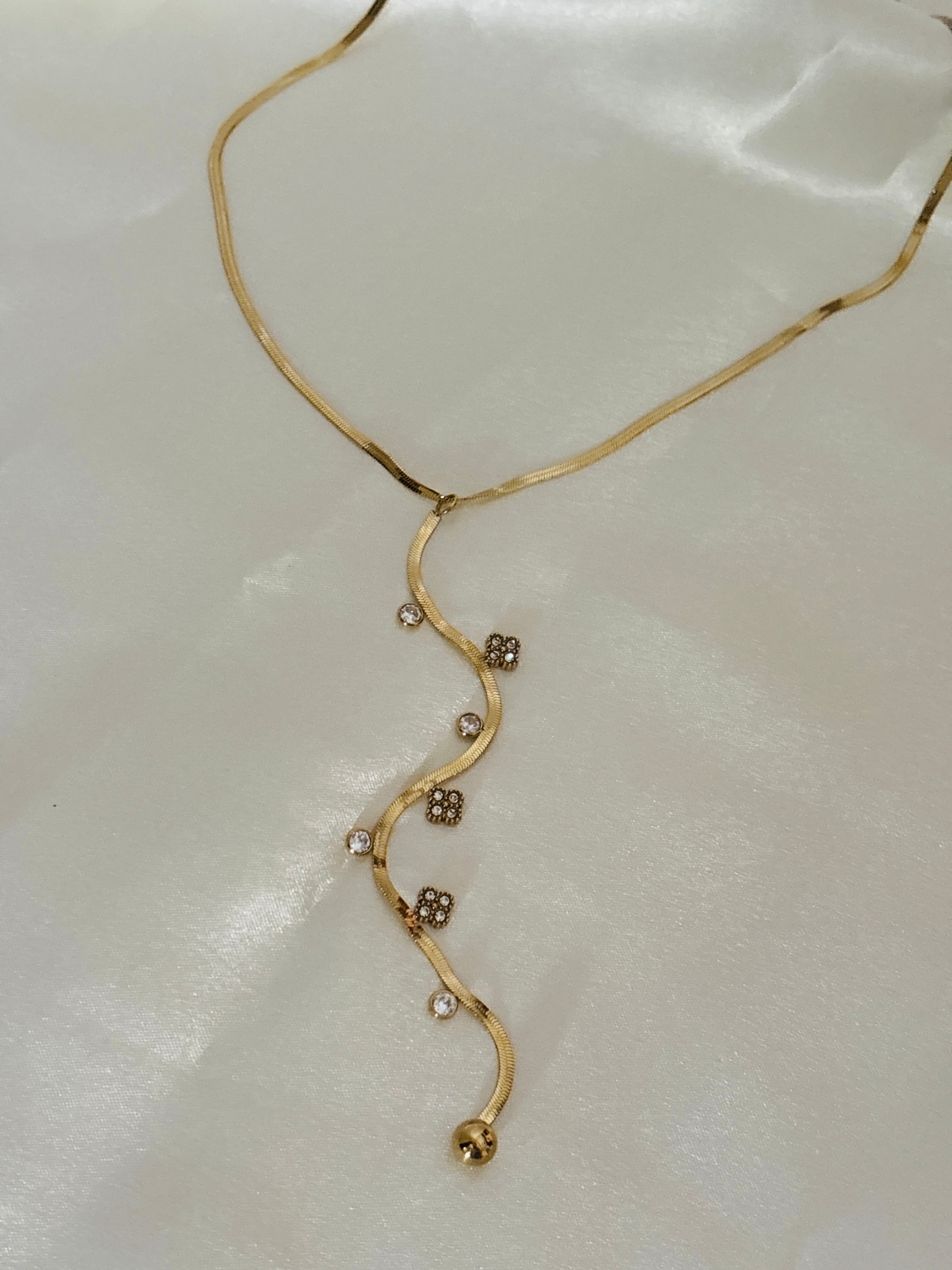 Hafsa Y necklace