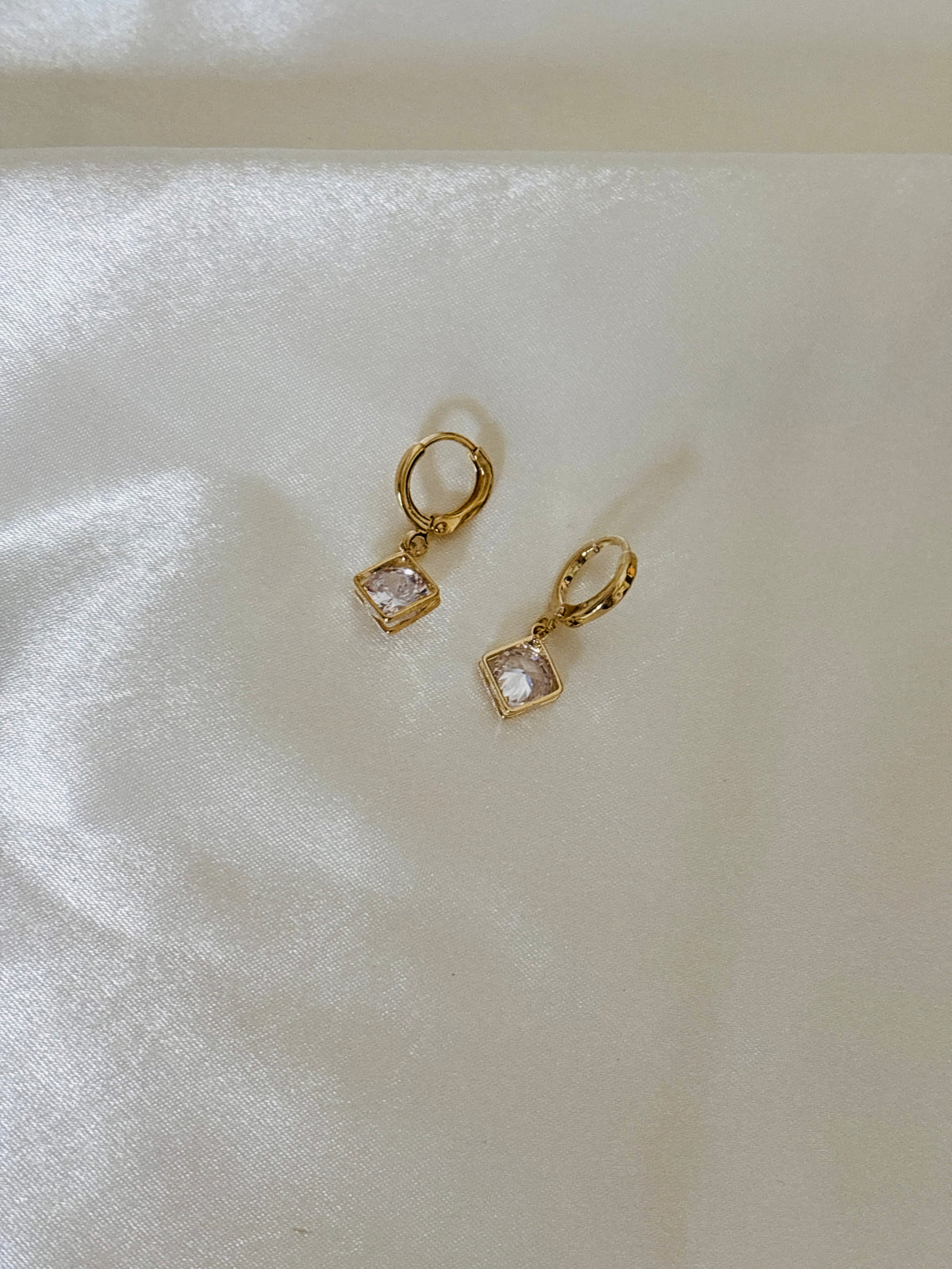 Glass crystals earrings