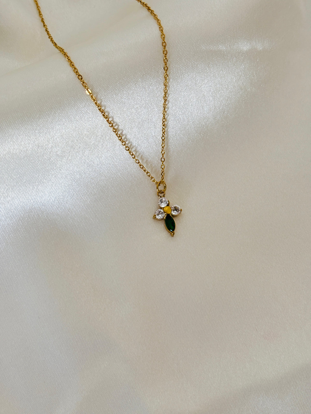 Emerald flower necklace