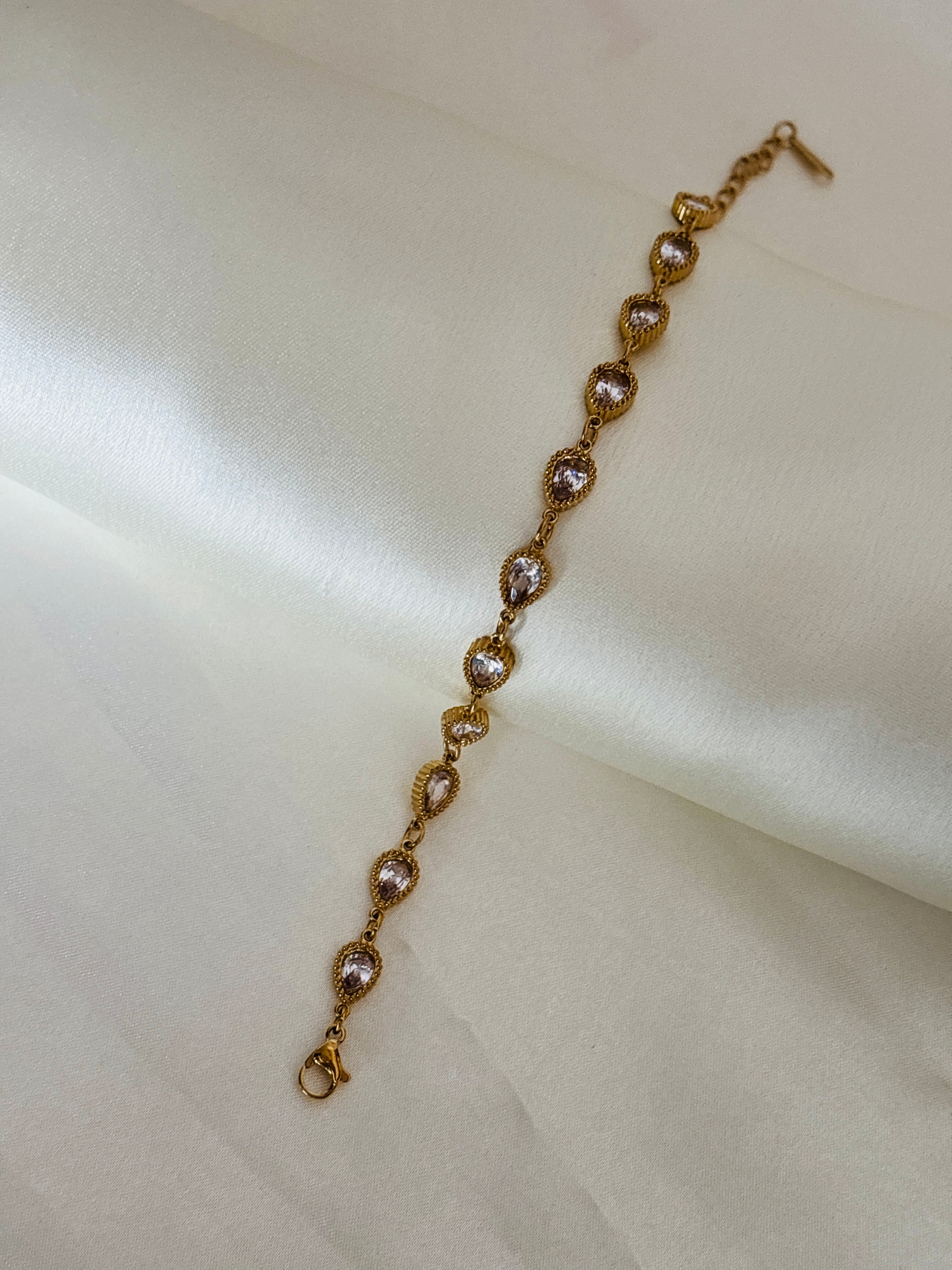 Tear drops chain bracelet