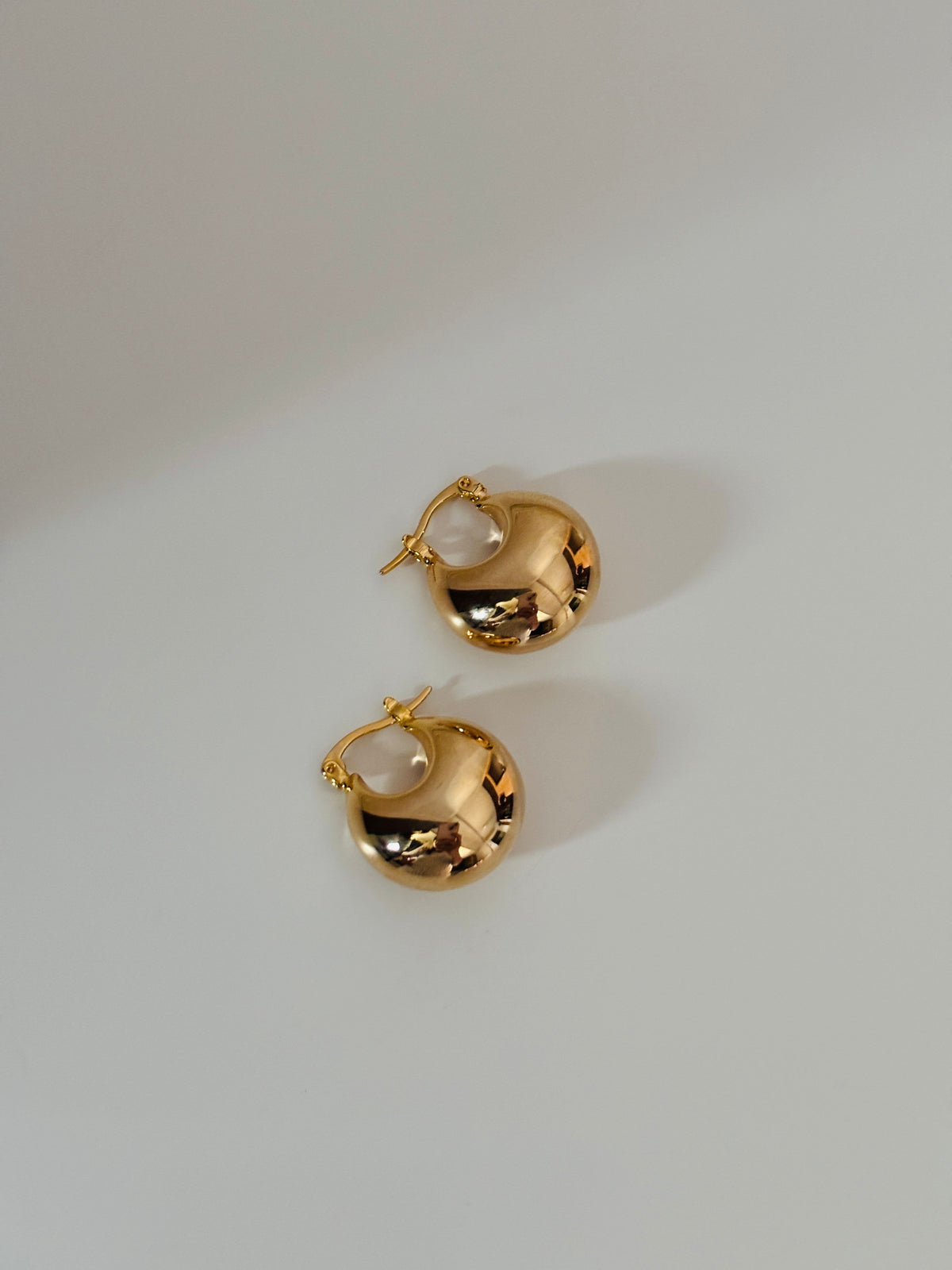 Chunky bold puffed earring