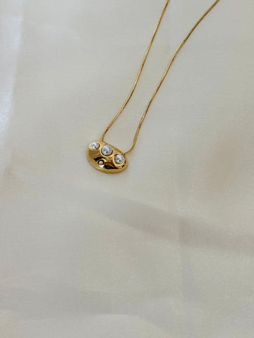 Three pearl bar necklace