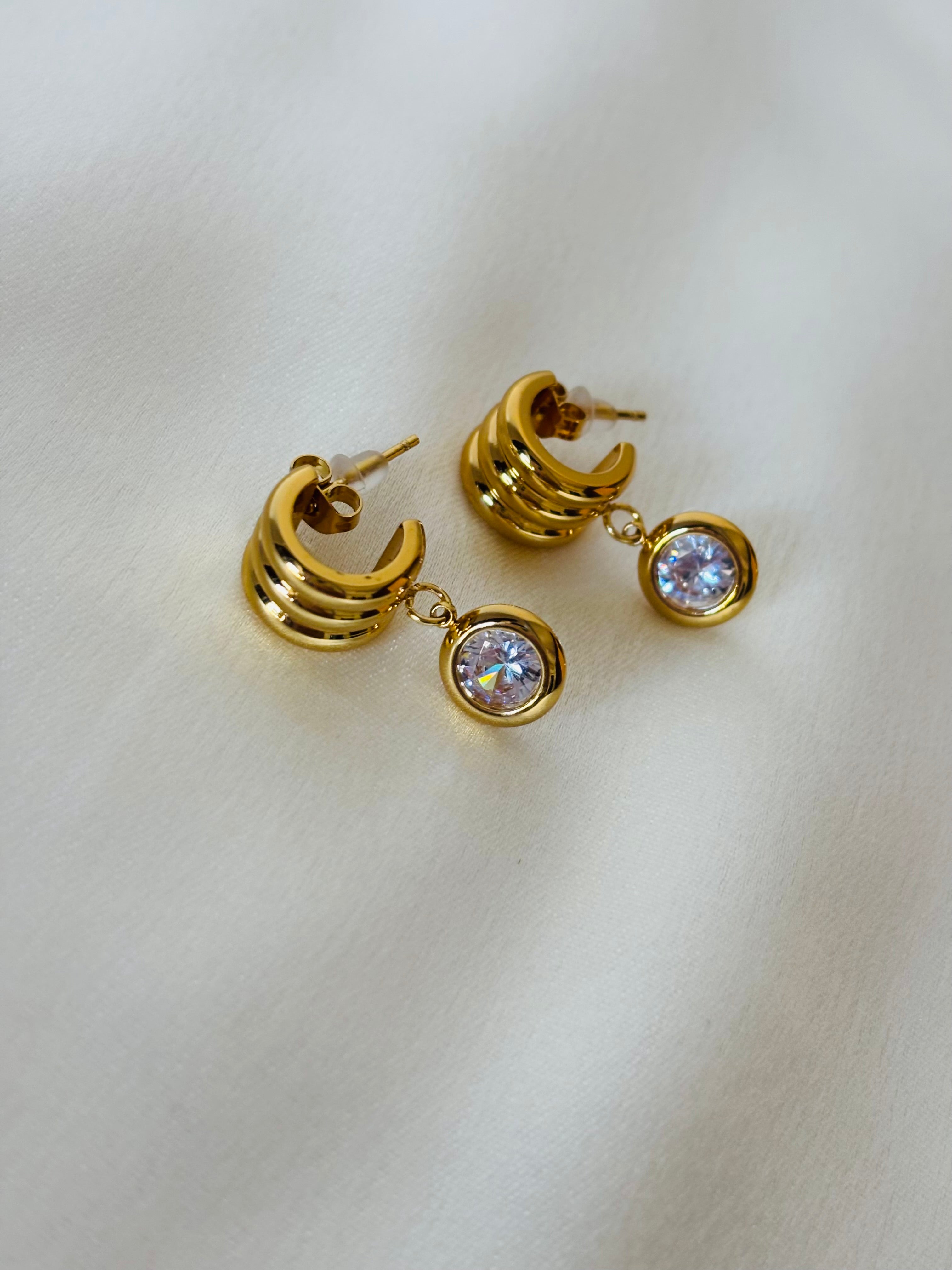 Ariana drop earring