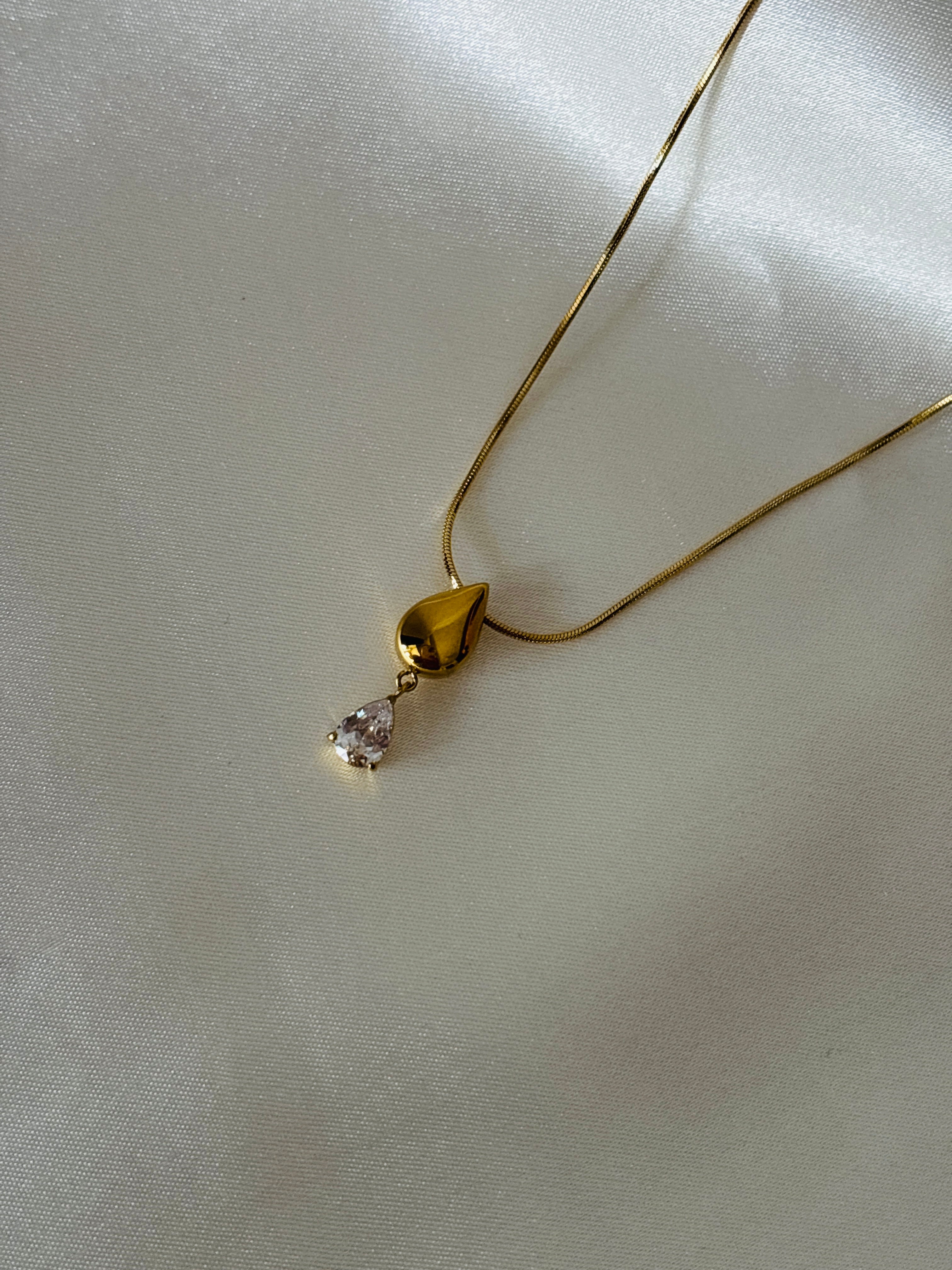 Irha necklace