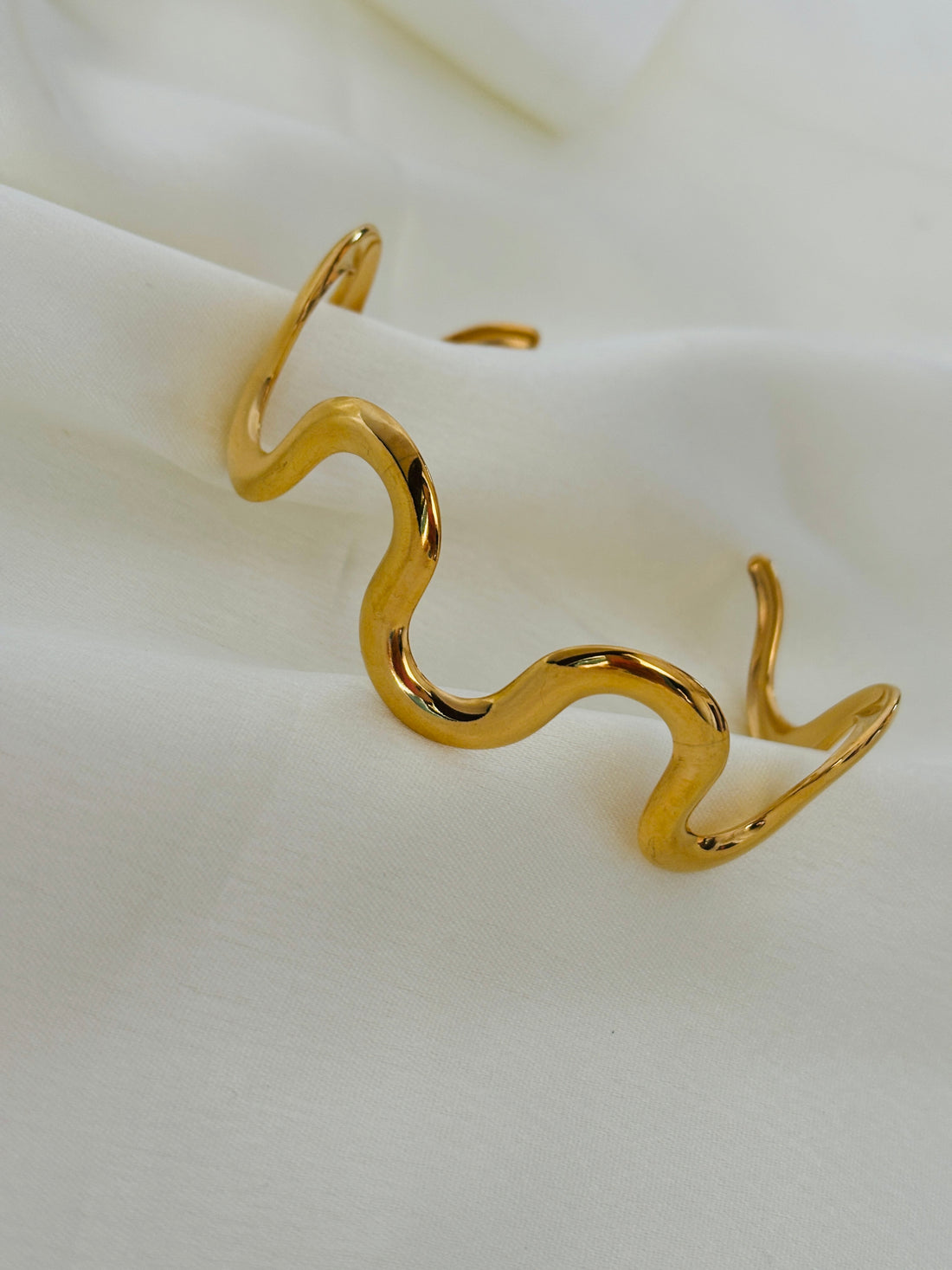 Zig zag cuff bracelet