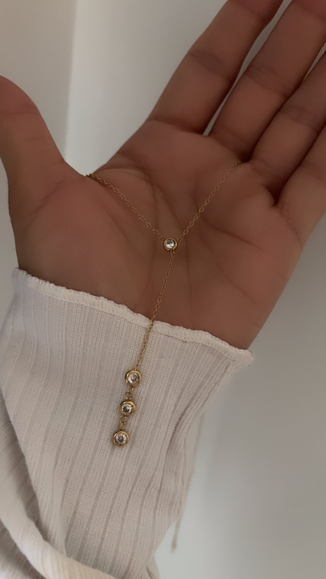 Selvi Y necklace
