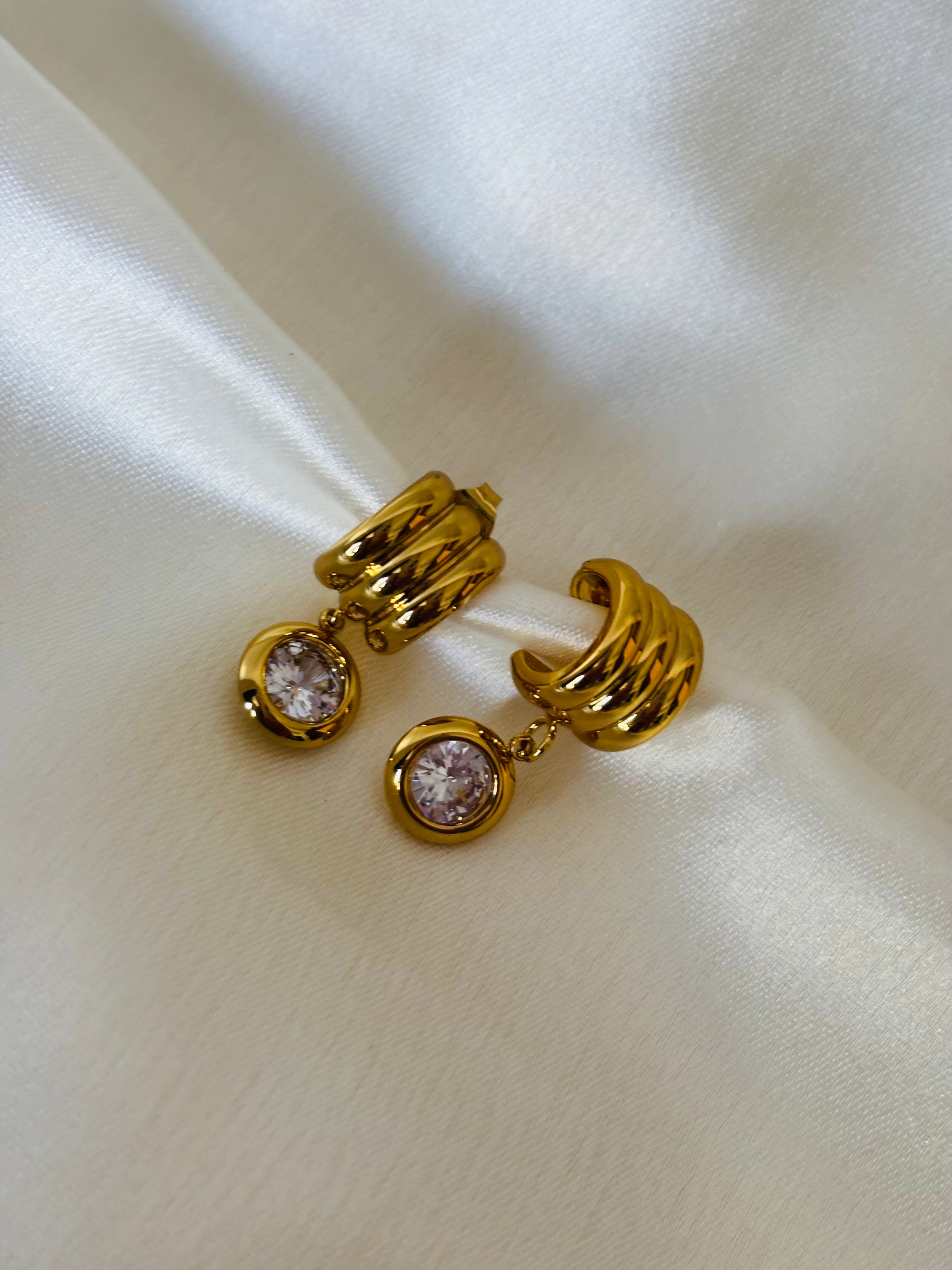 Ariana drop earring