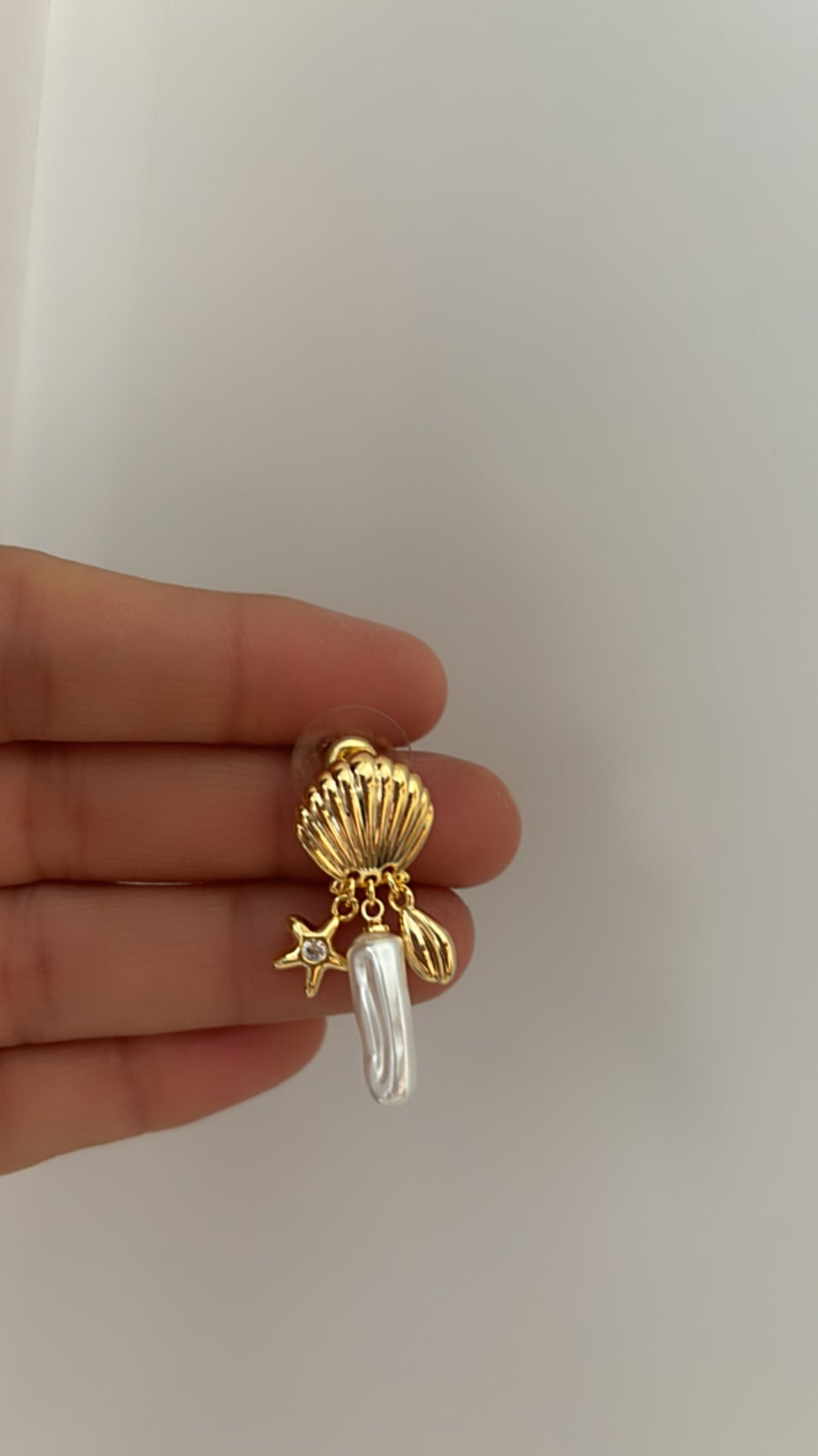 Sea pearl charm earring