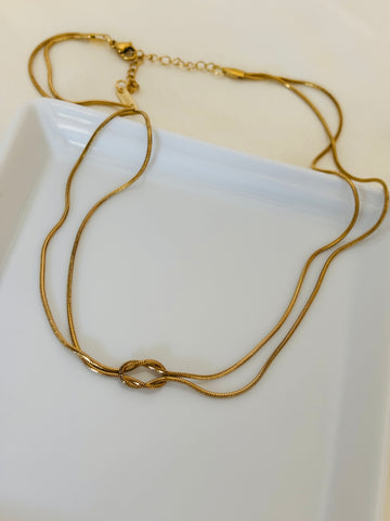 Double knot chain necklace
