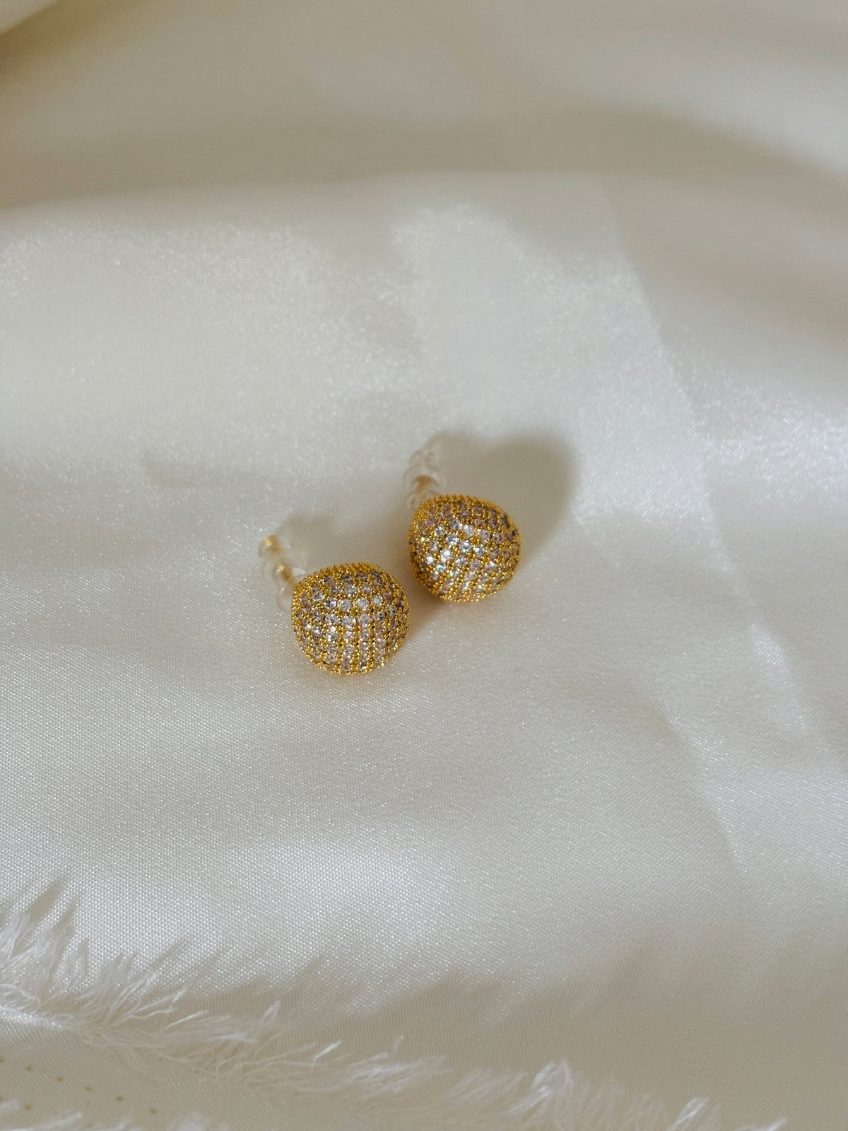 Ball diamond studded earring