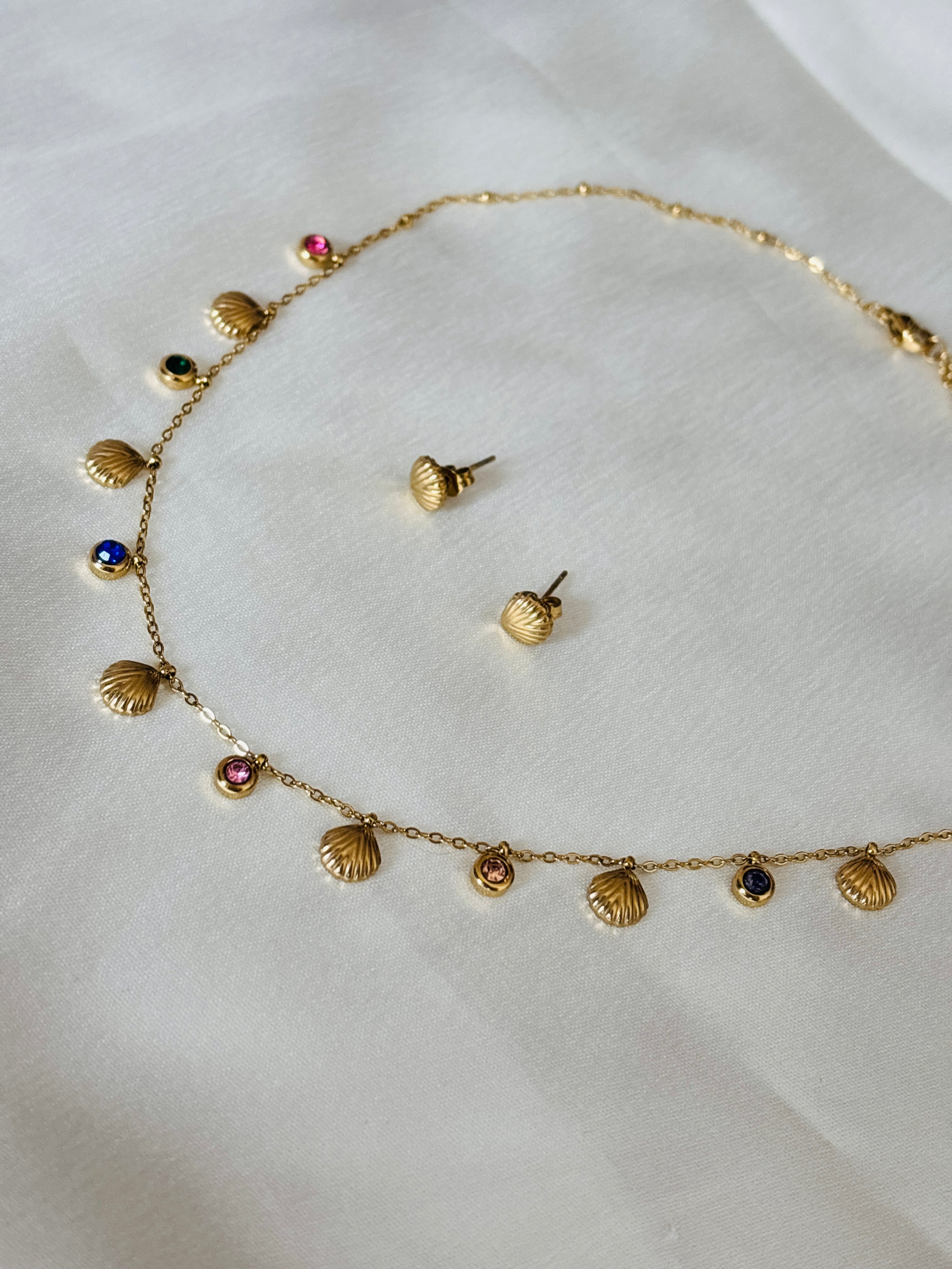 Multi stone and shell necklace set