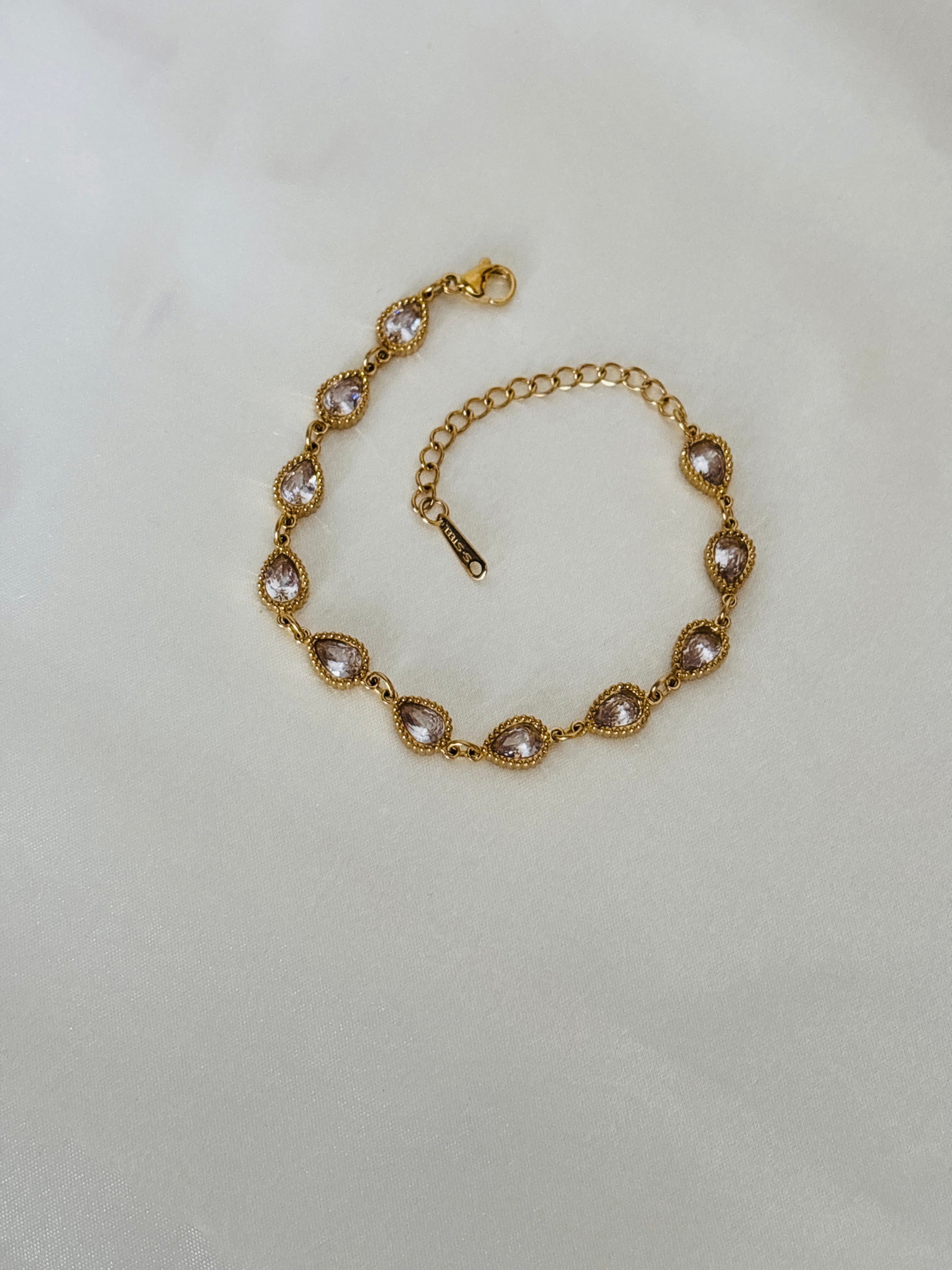 Tear drops chain bracelet