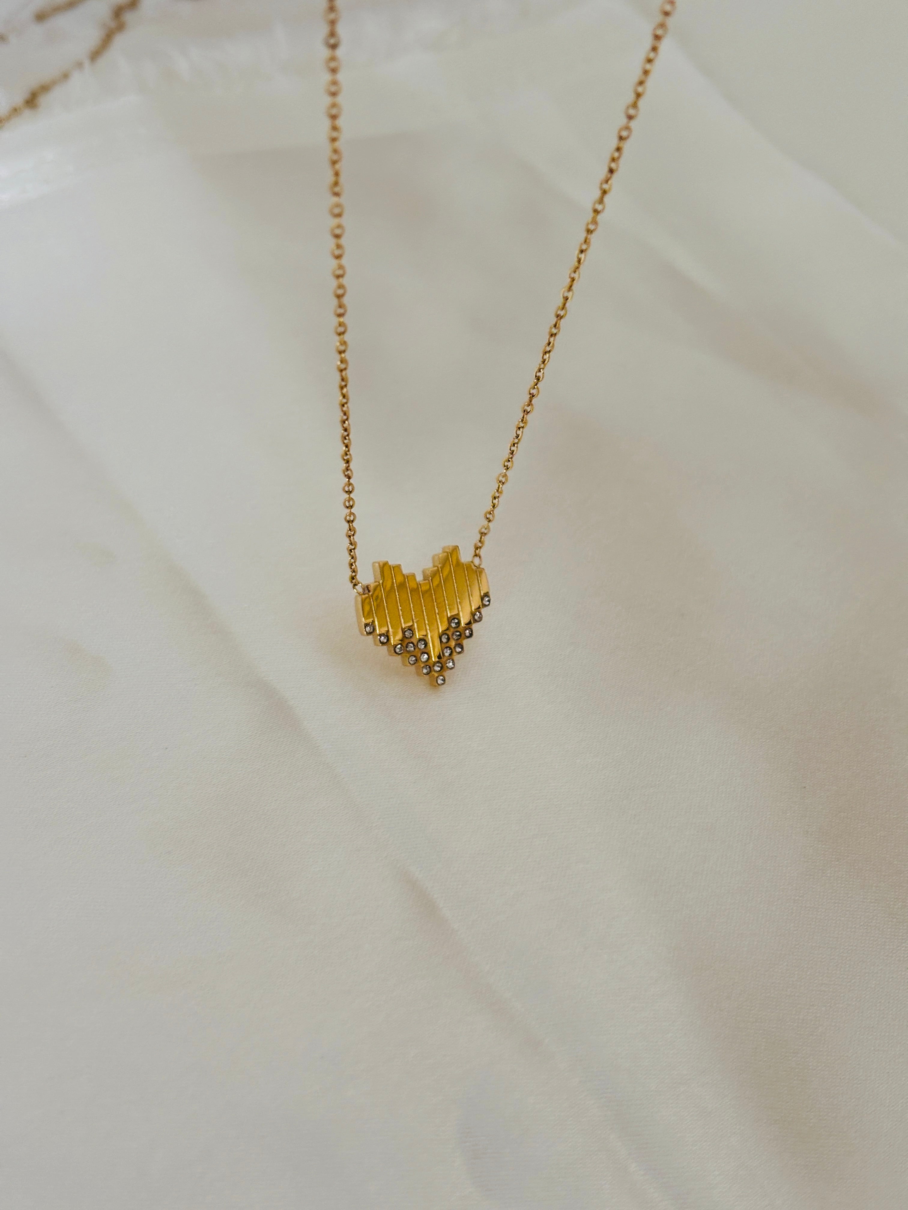 Retro heart charm necklace