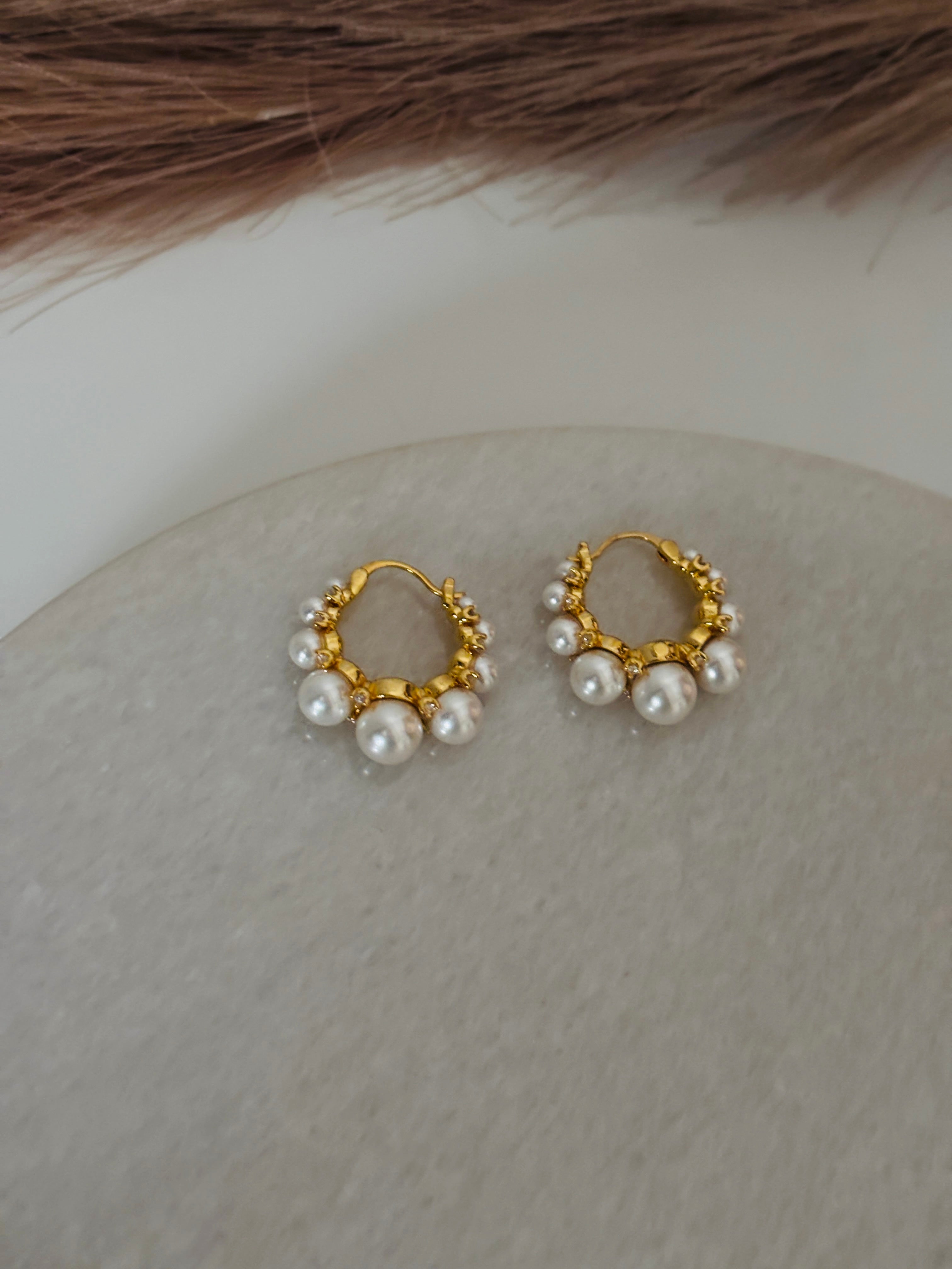 Pearl grace hoop