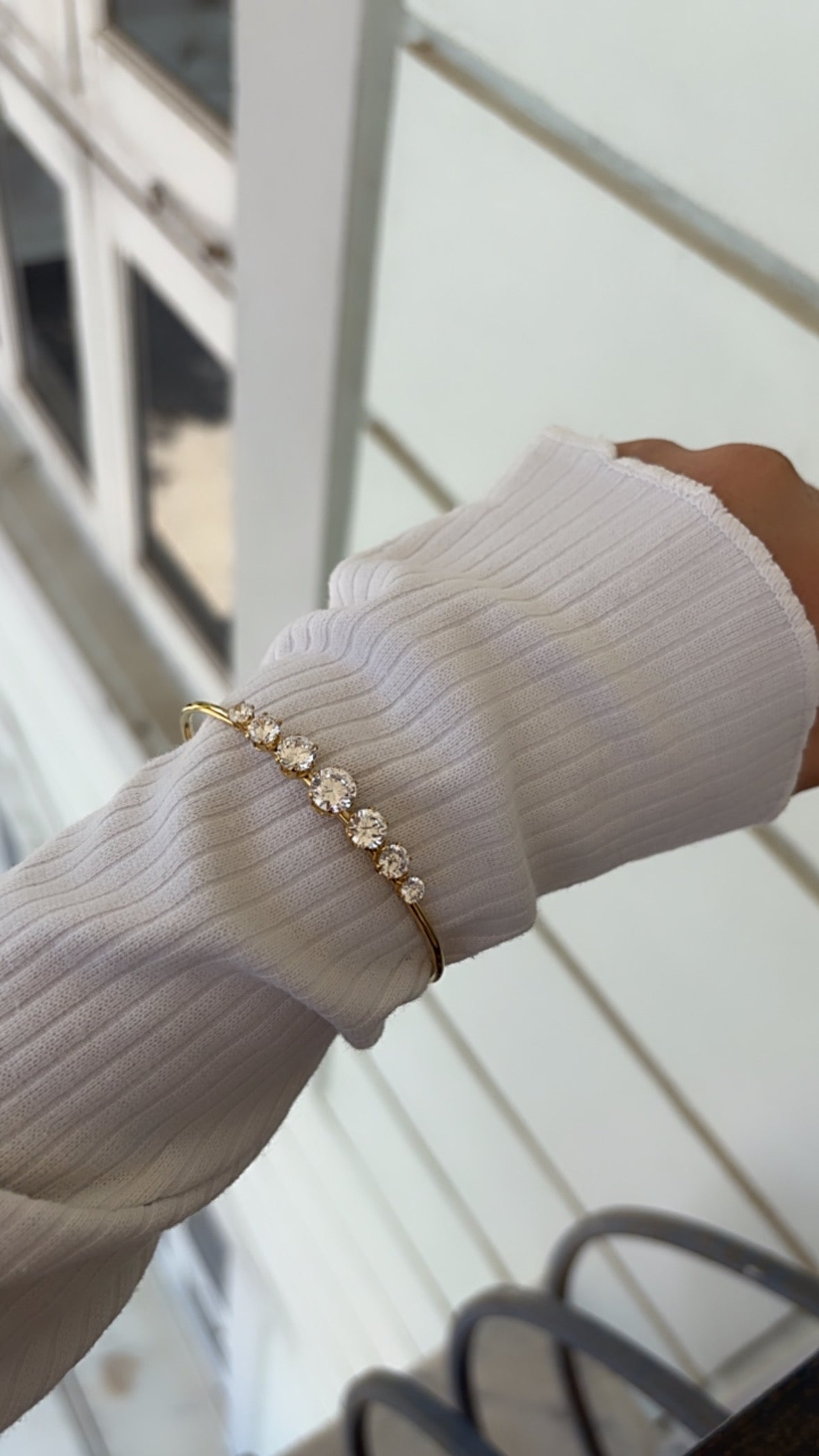 Alfi solitaire hand cuff