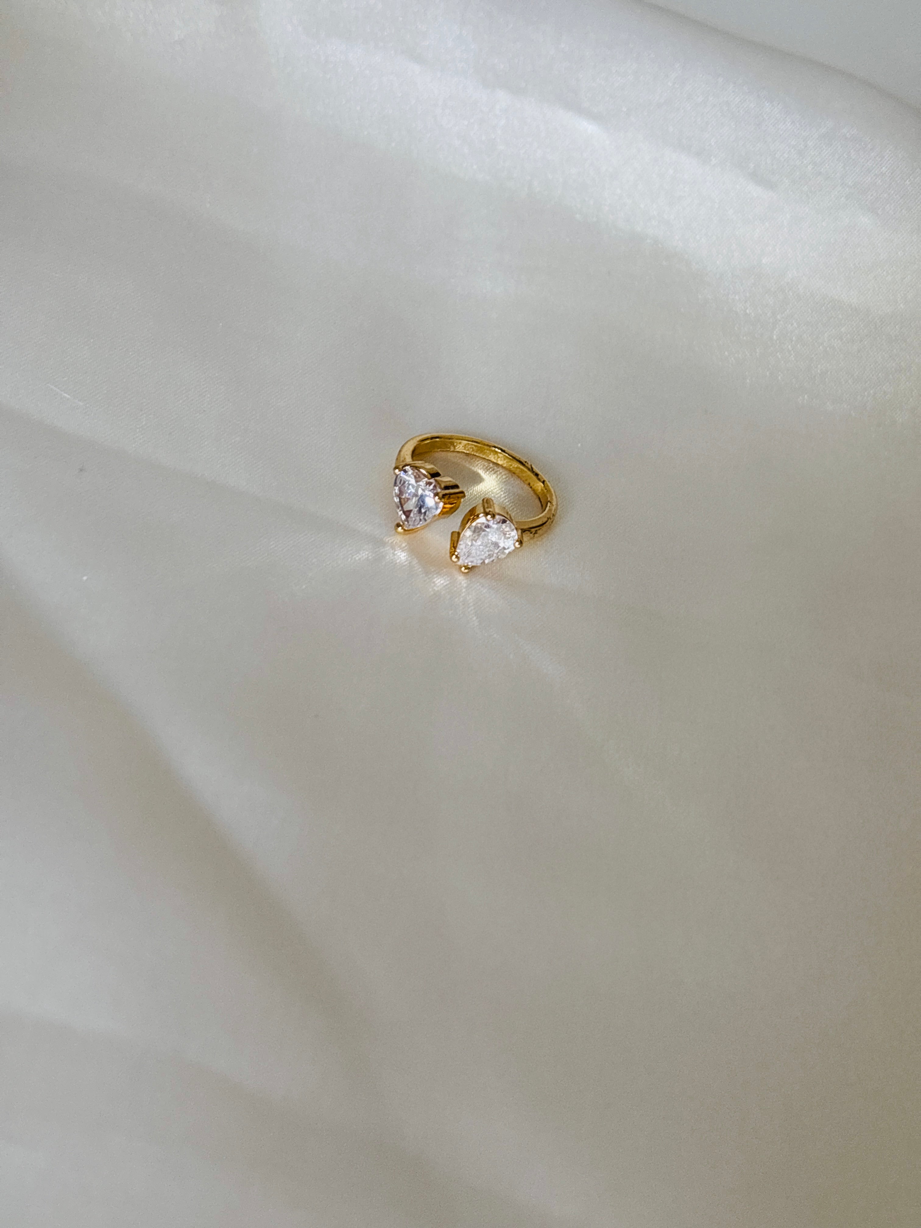 Andrea adjustable ring