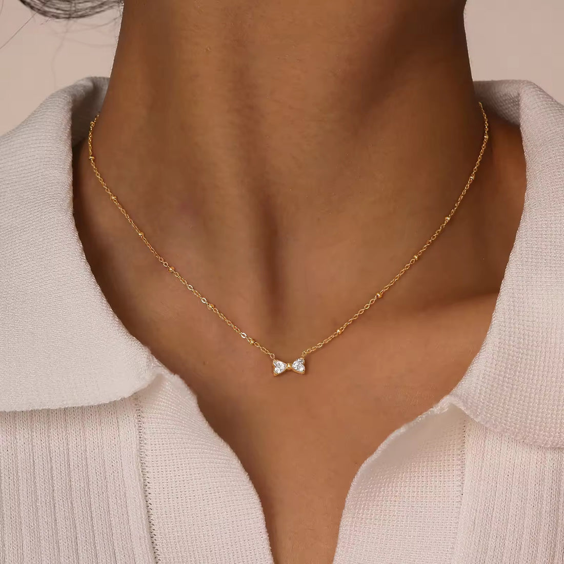 Minimal bow necklace