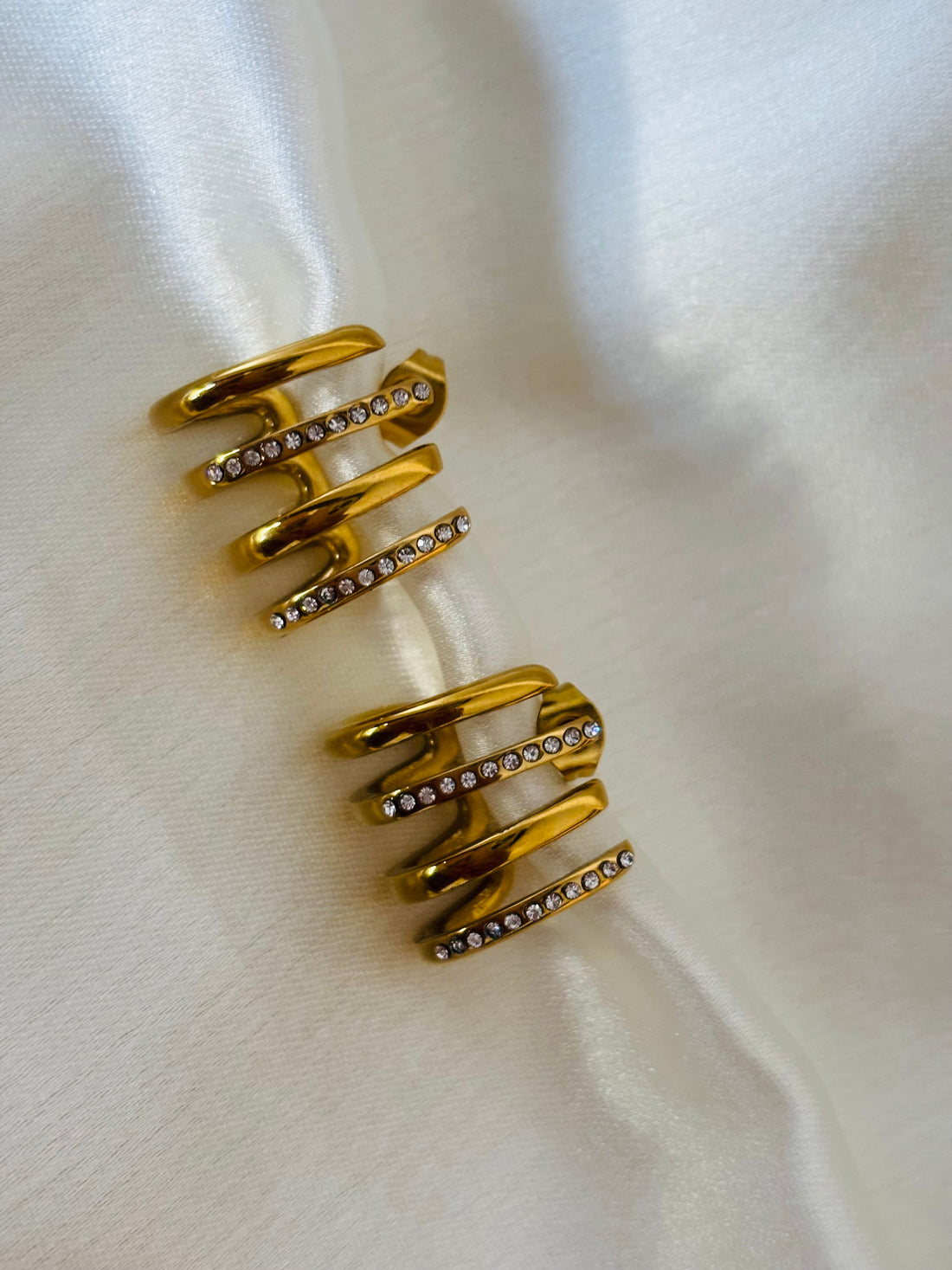 Lilian claw earrings