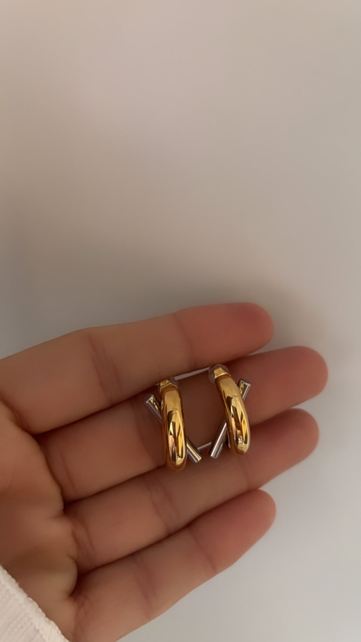 Two tone C earring