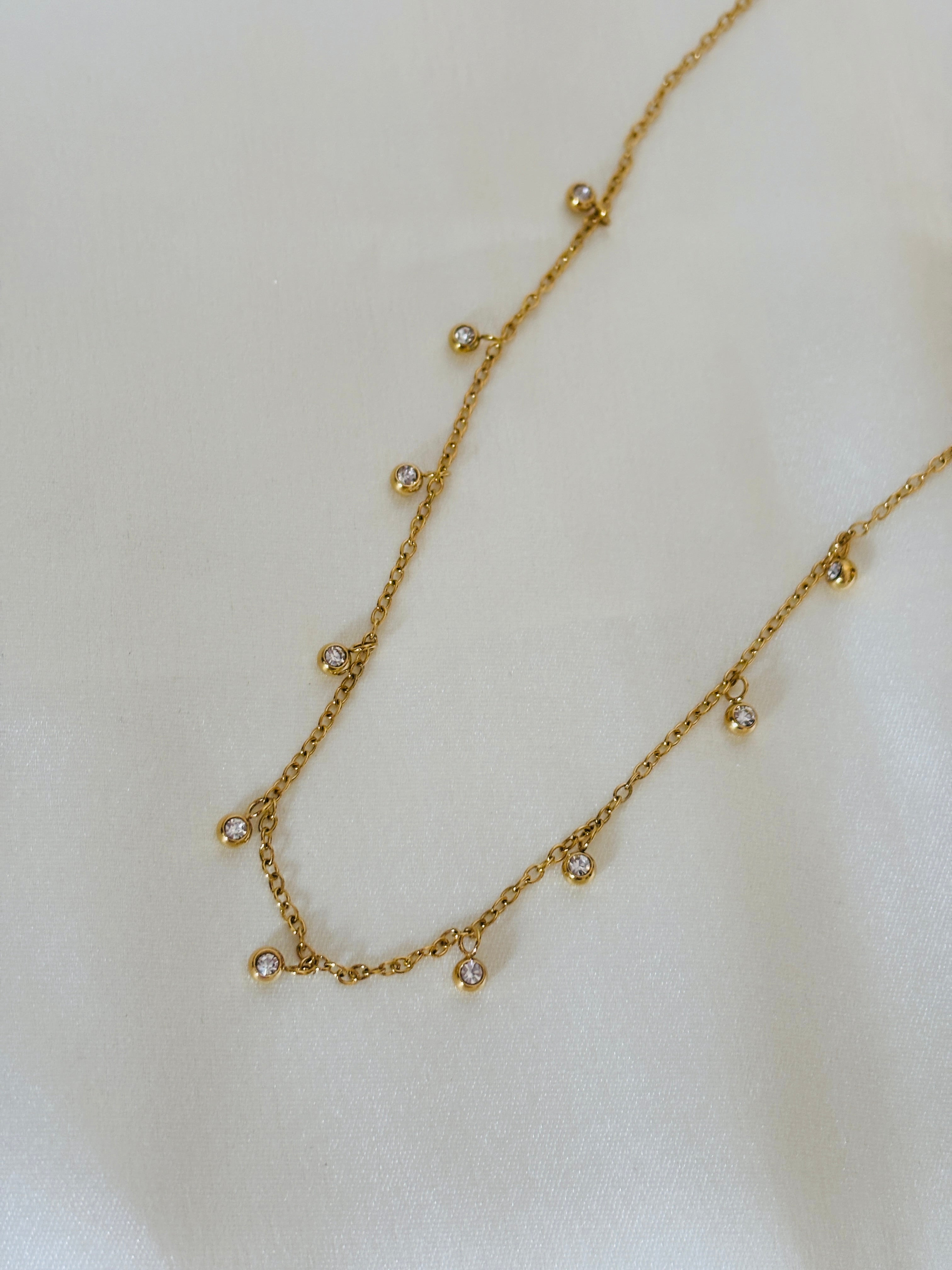 Mia droplet necklace