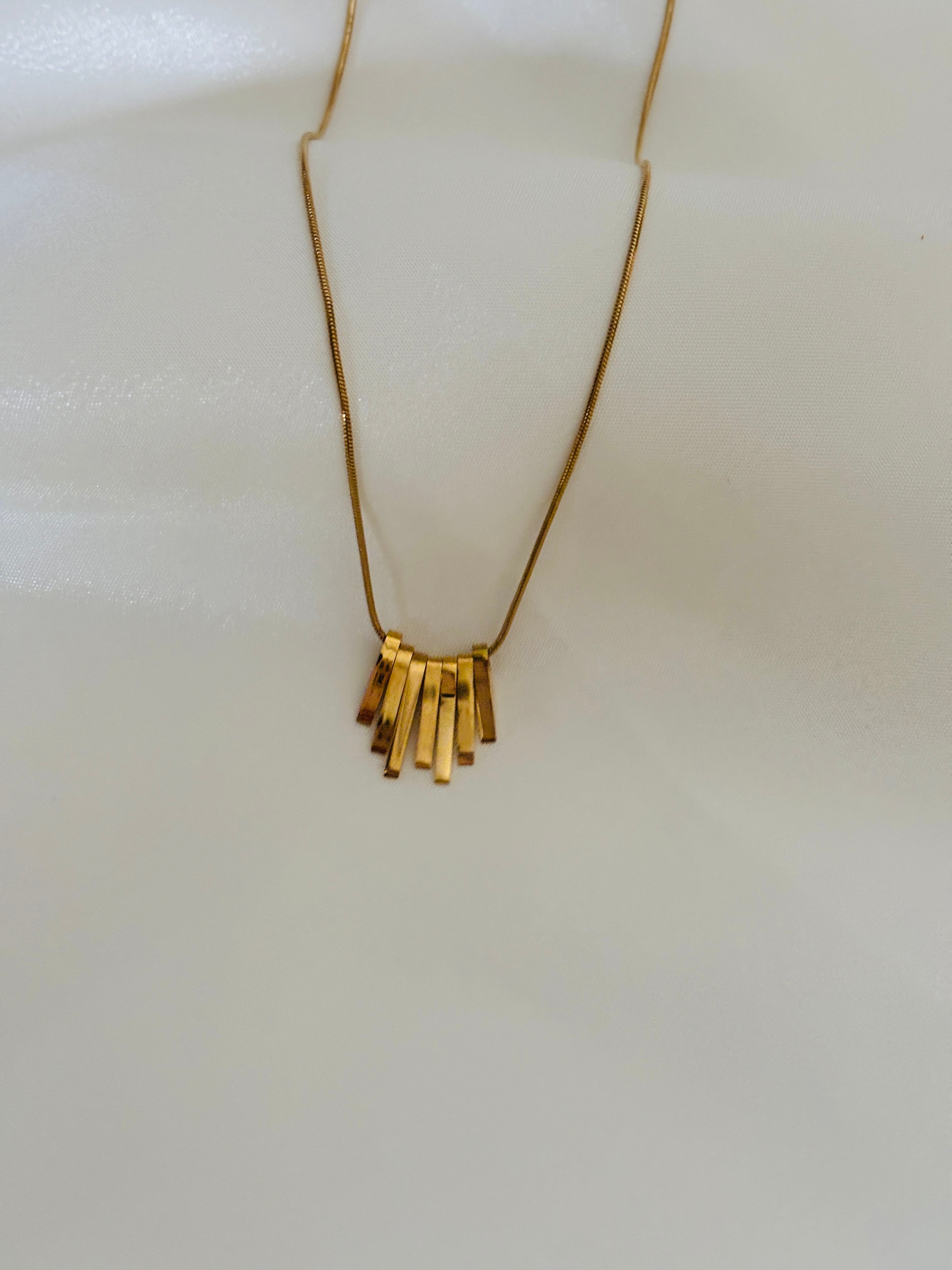 Erva necklace