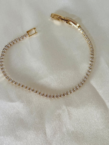 Minimal almond drop tennis bracelet