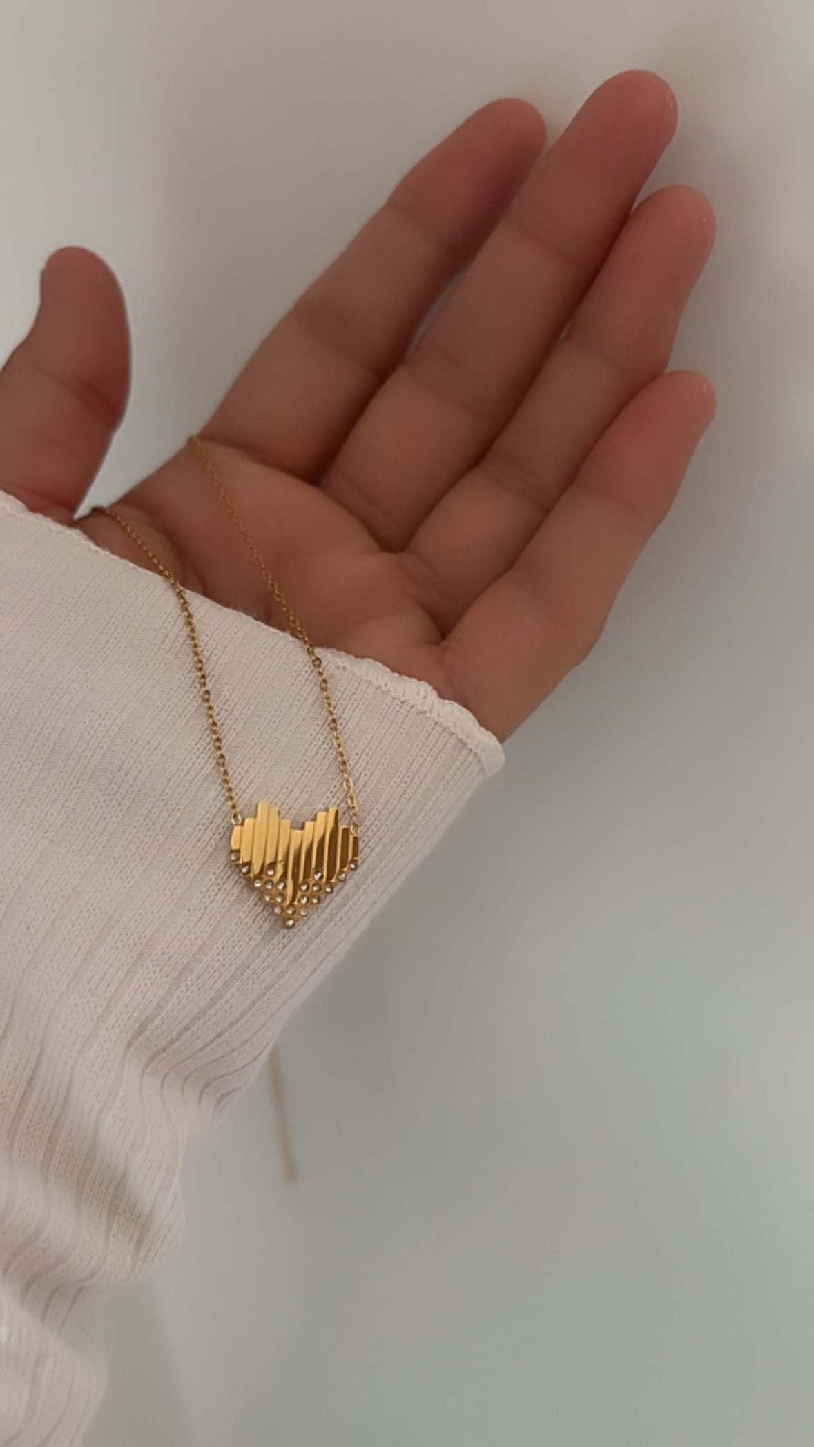 Retro heart charm necklace