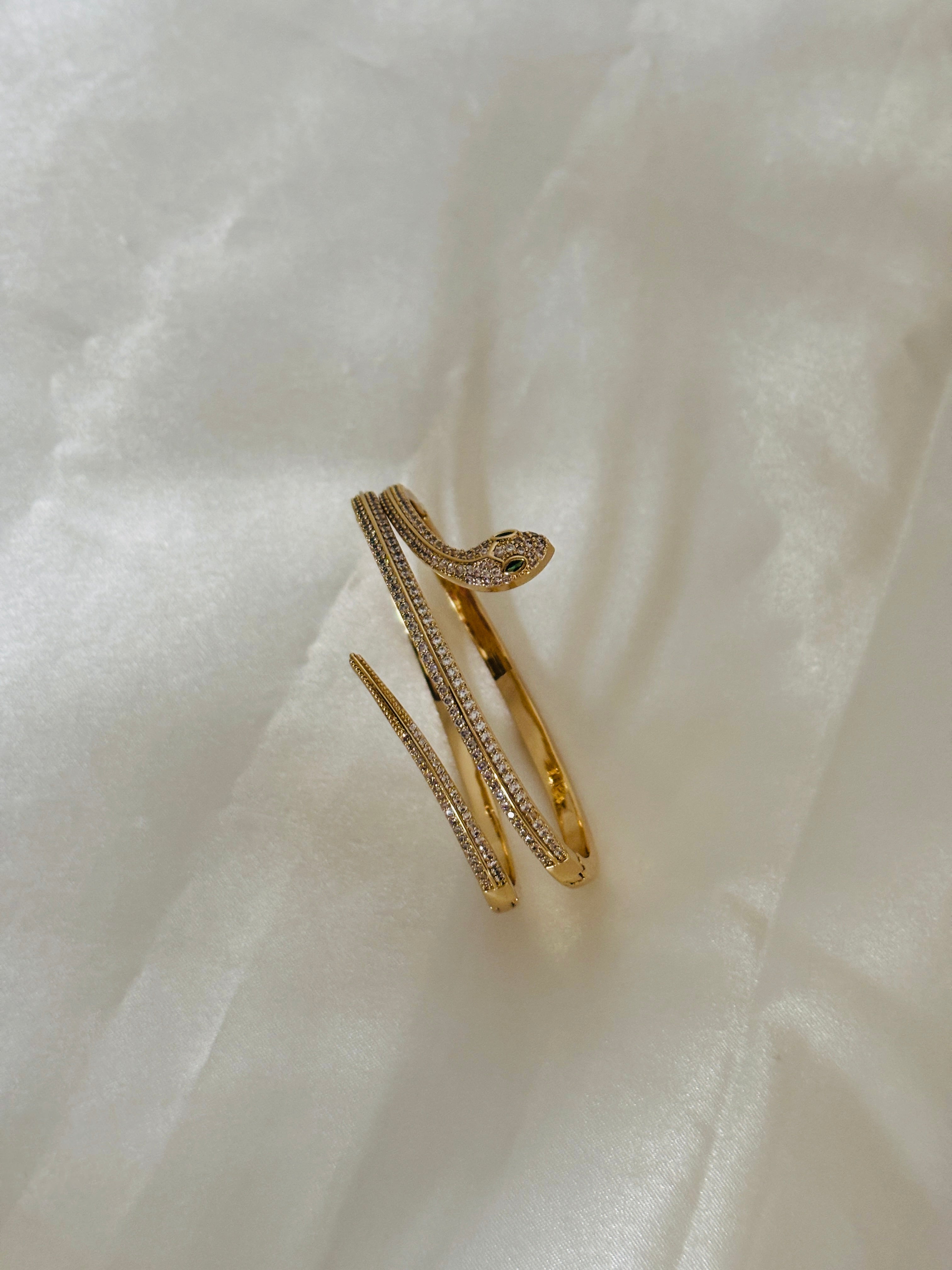 Classic variation of Serpenti bracelet