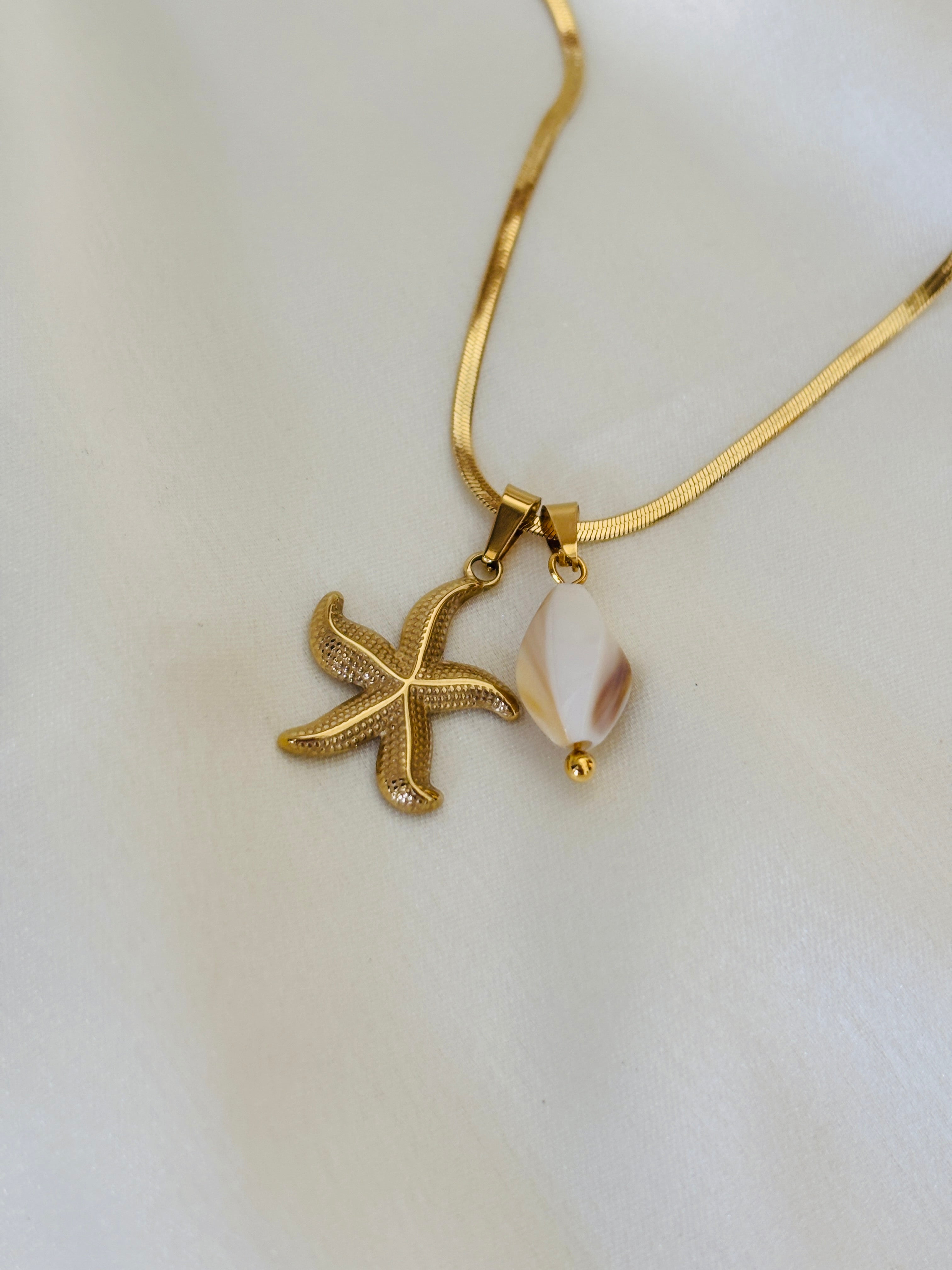 Star fish charm necklace