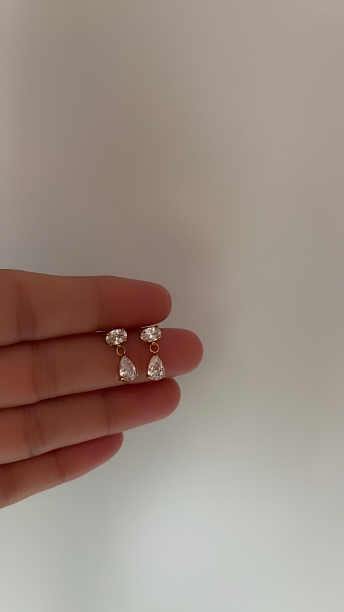 Honora solitaire earring