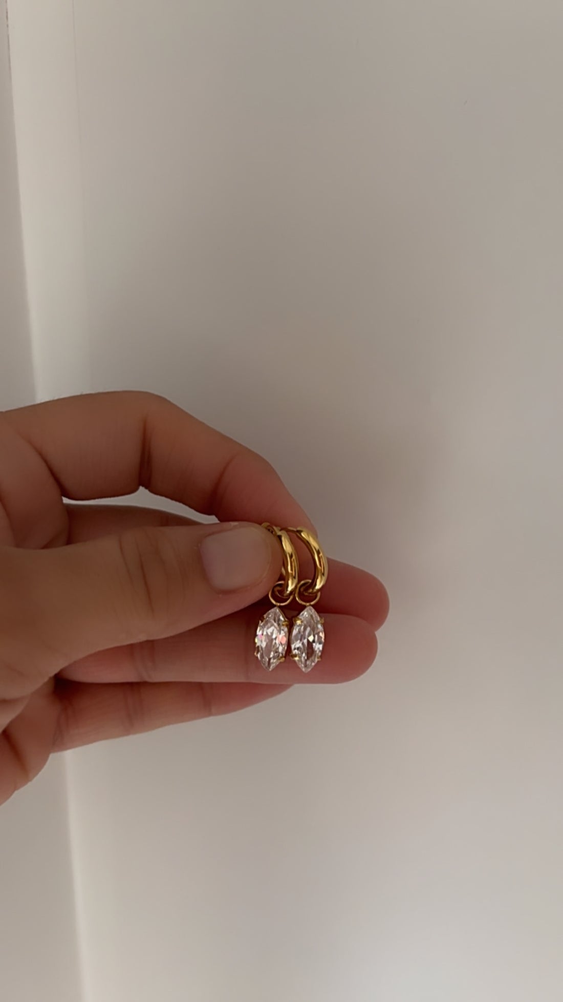 Cordelia drop earring