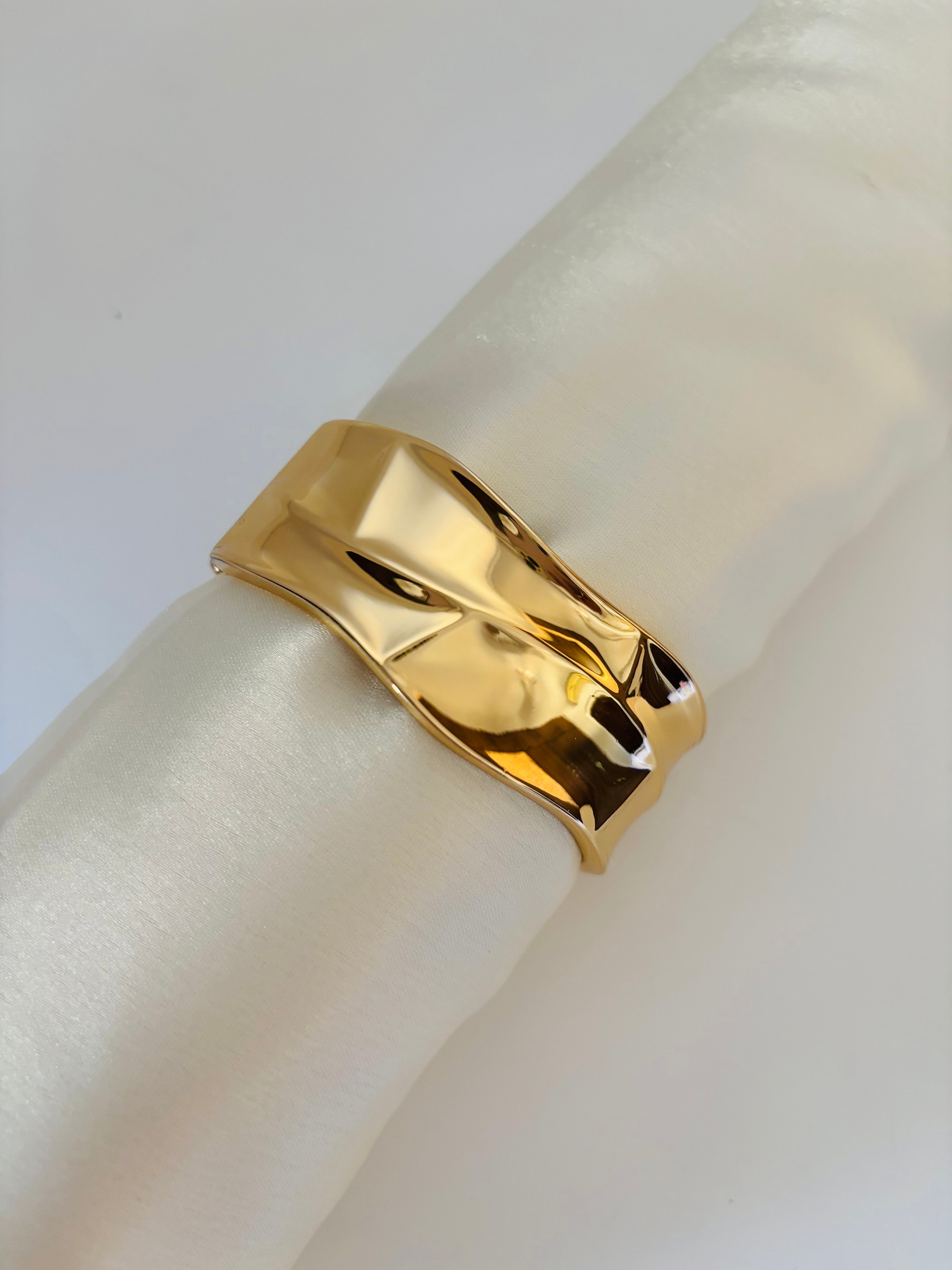 Eleanor kada openable bracelet