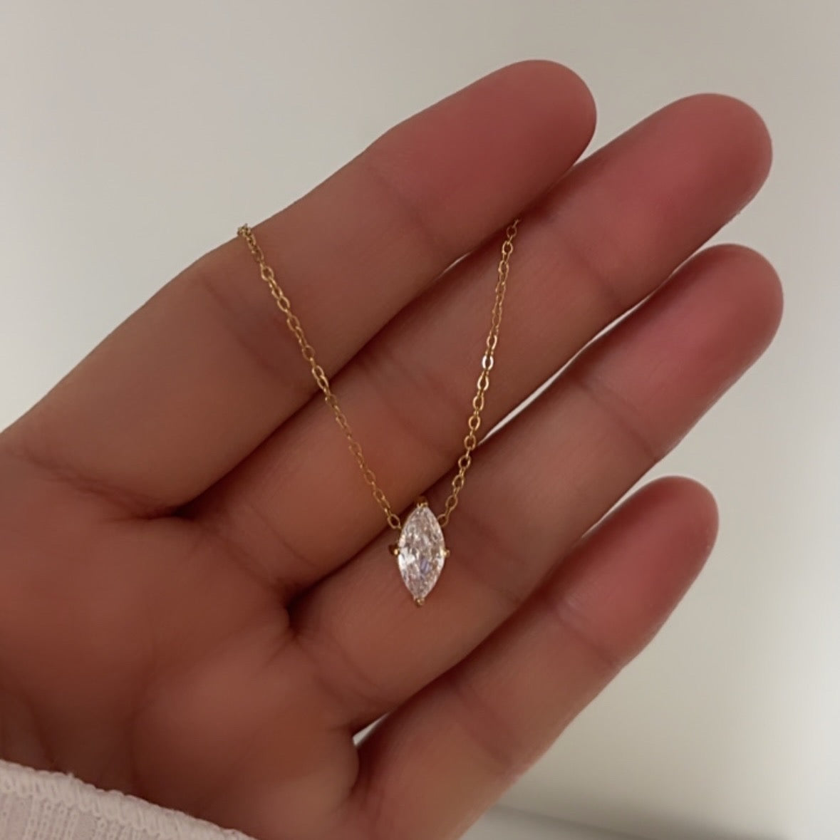 Eyana solitaire necklace