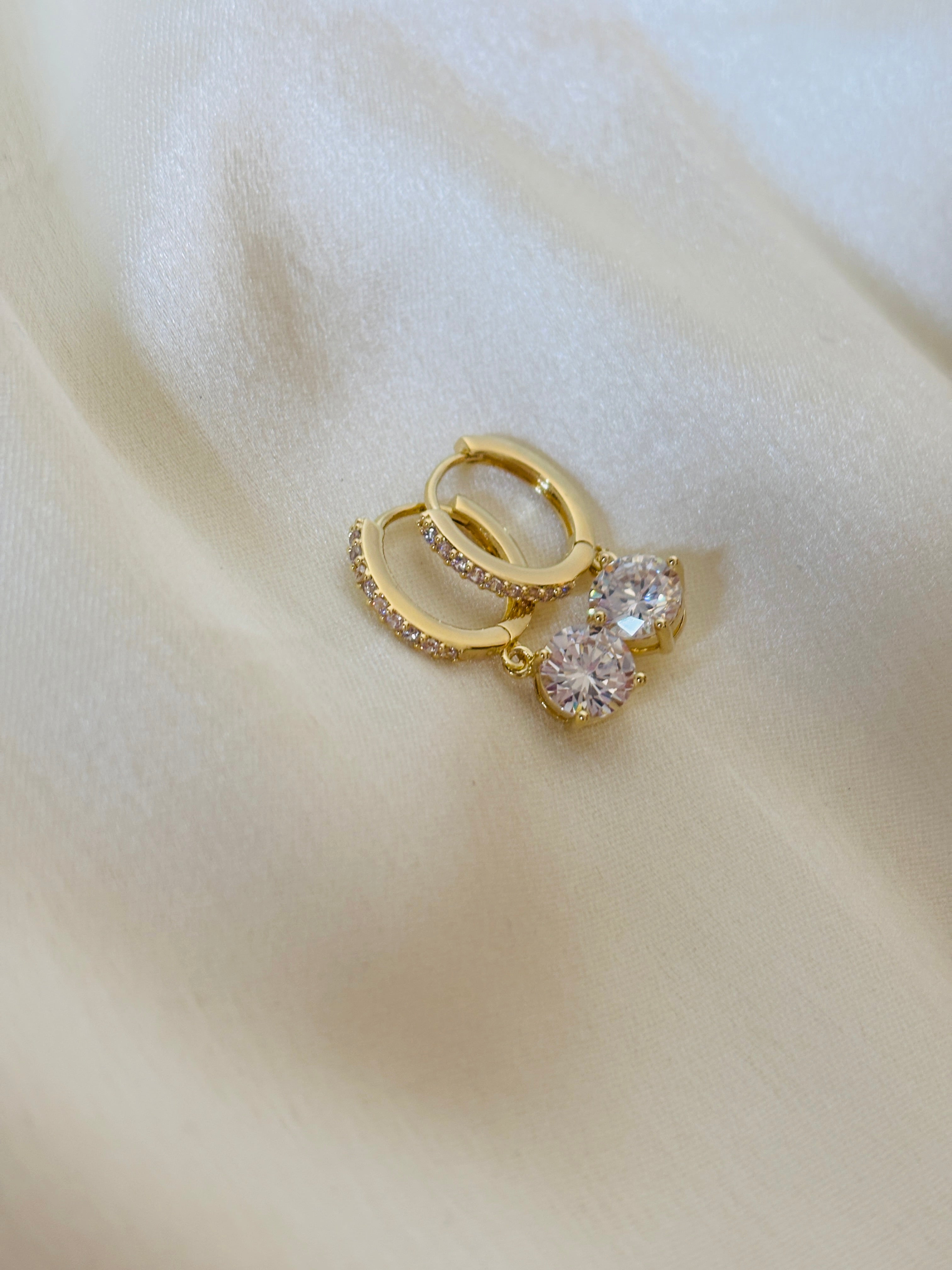 Solitaire drop AD earring