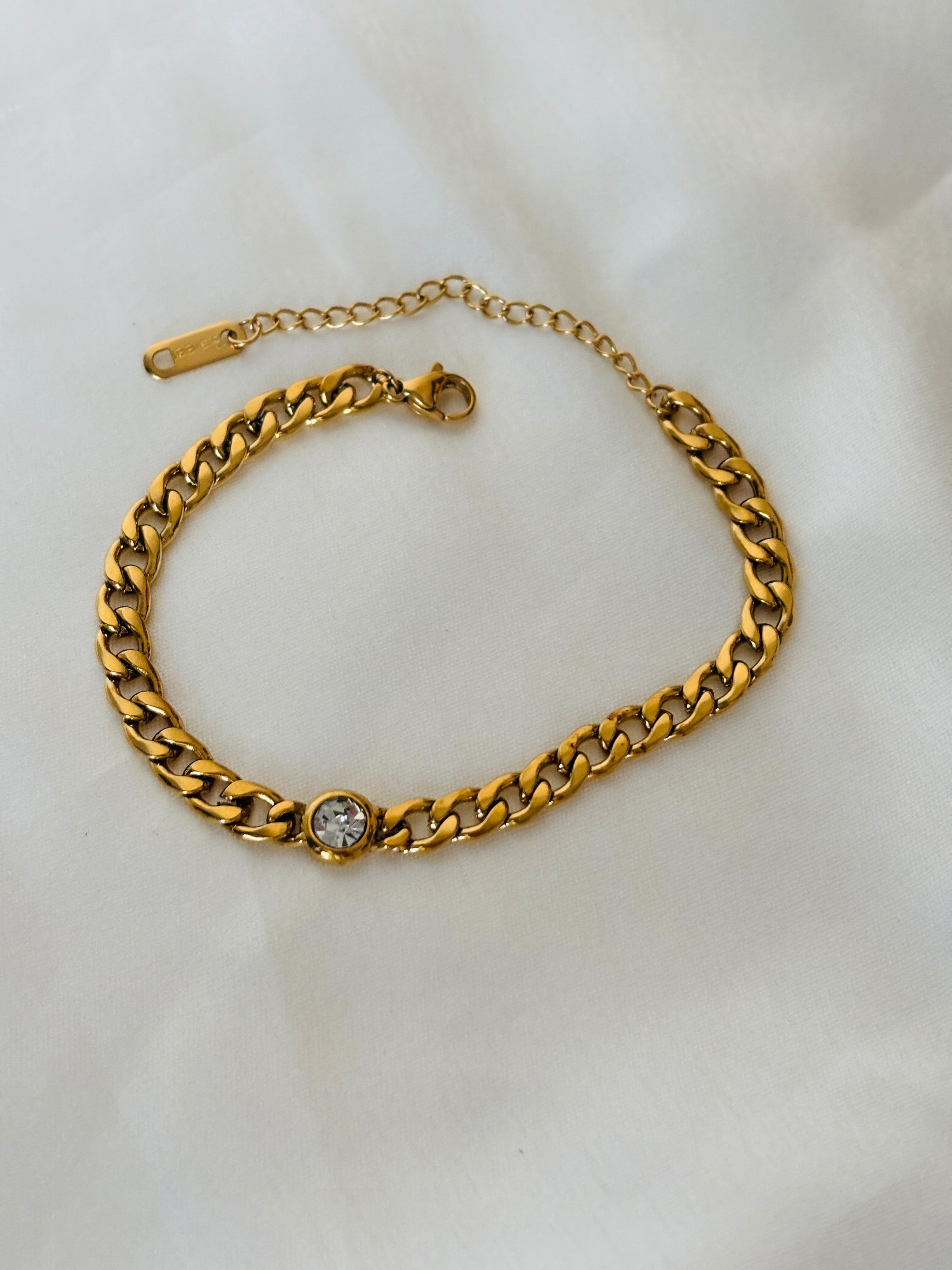 Avery curb chain bracelet
