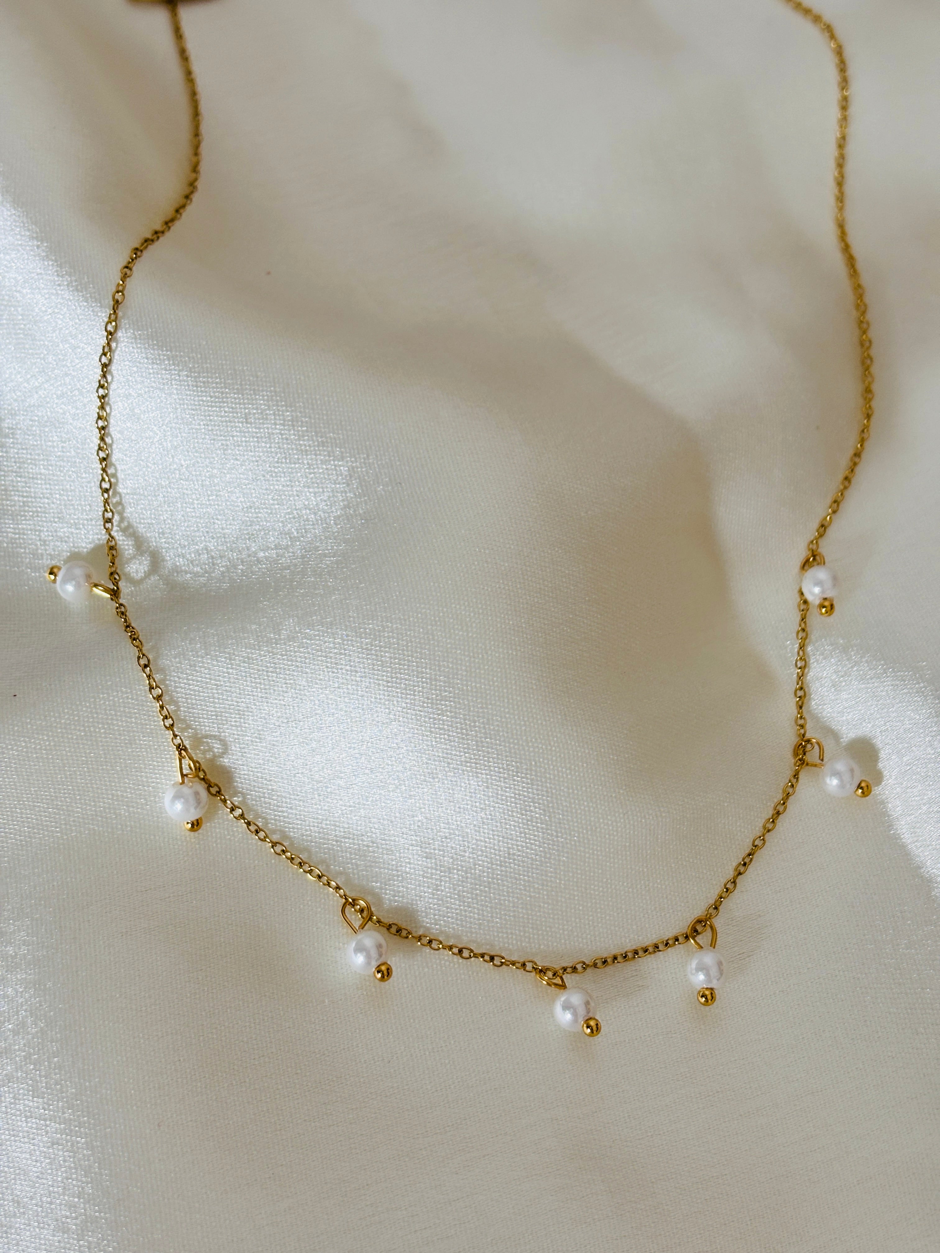 Pearl drop necklace