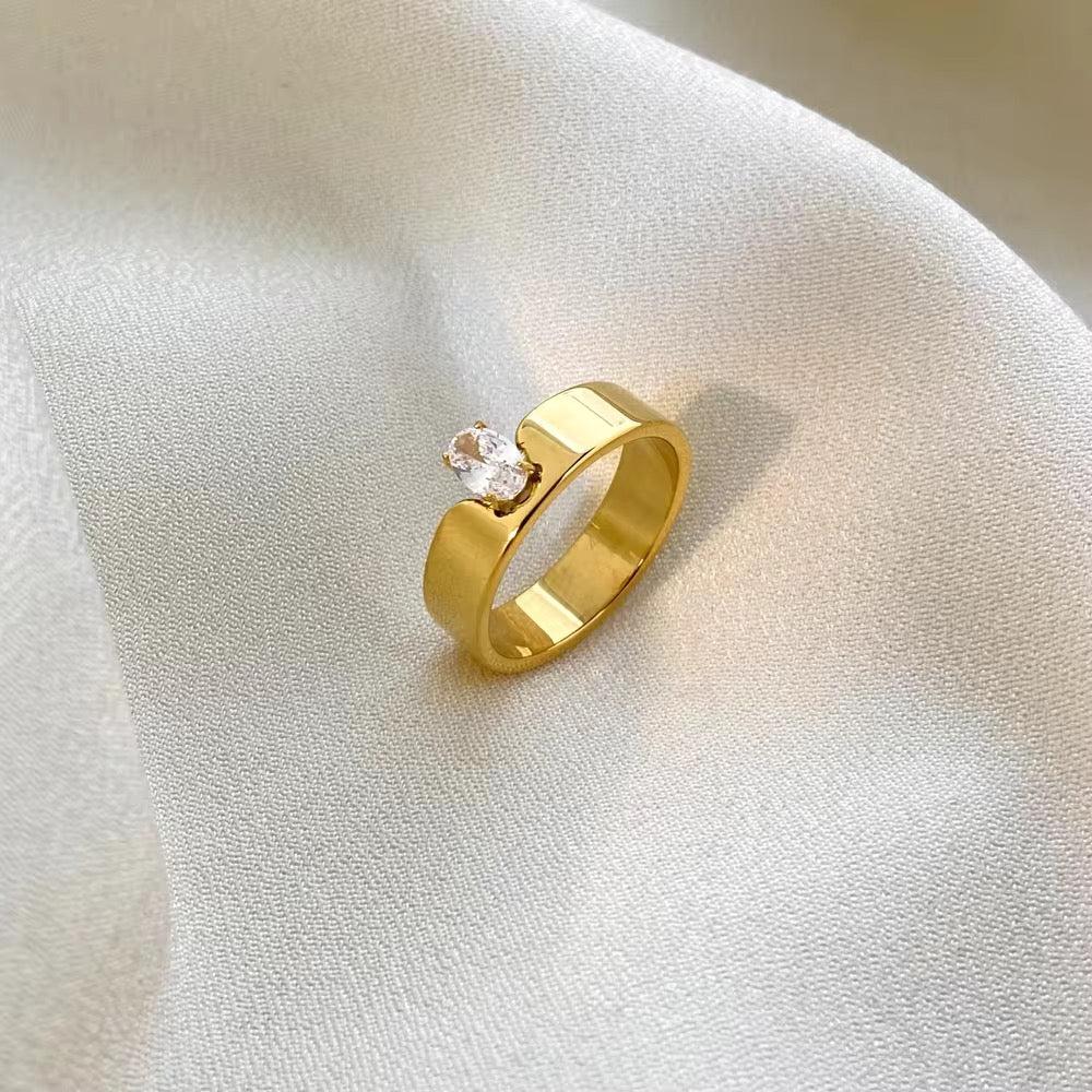 Lynell ring