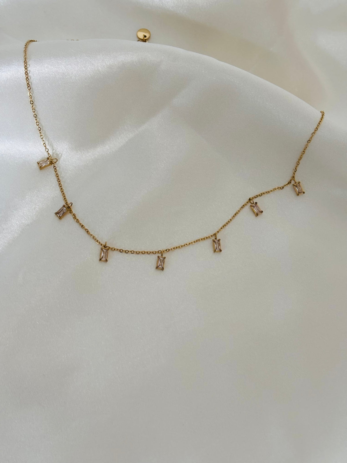 Helena drop necklace