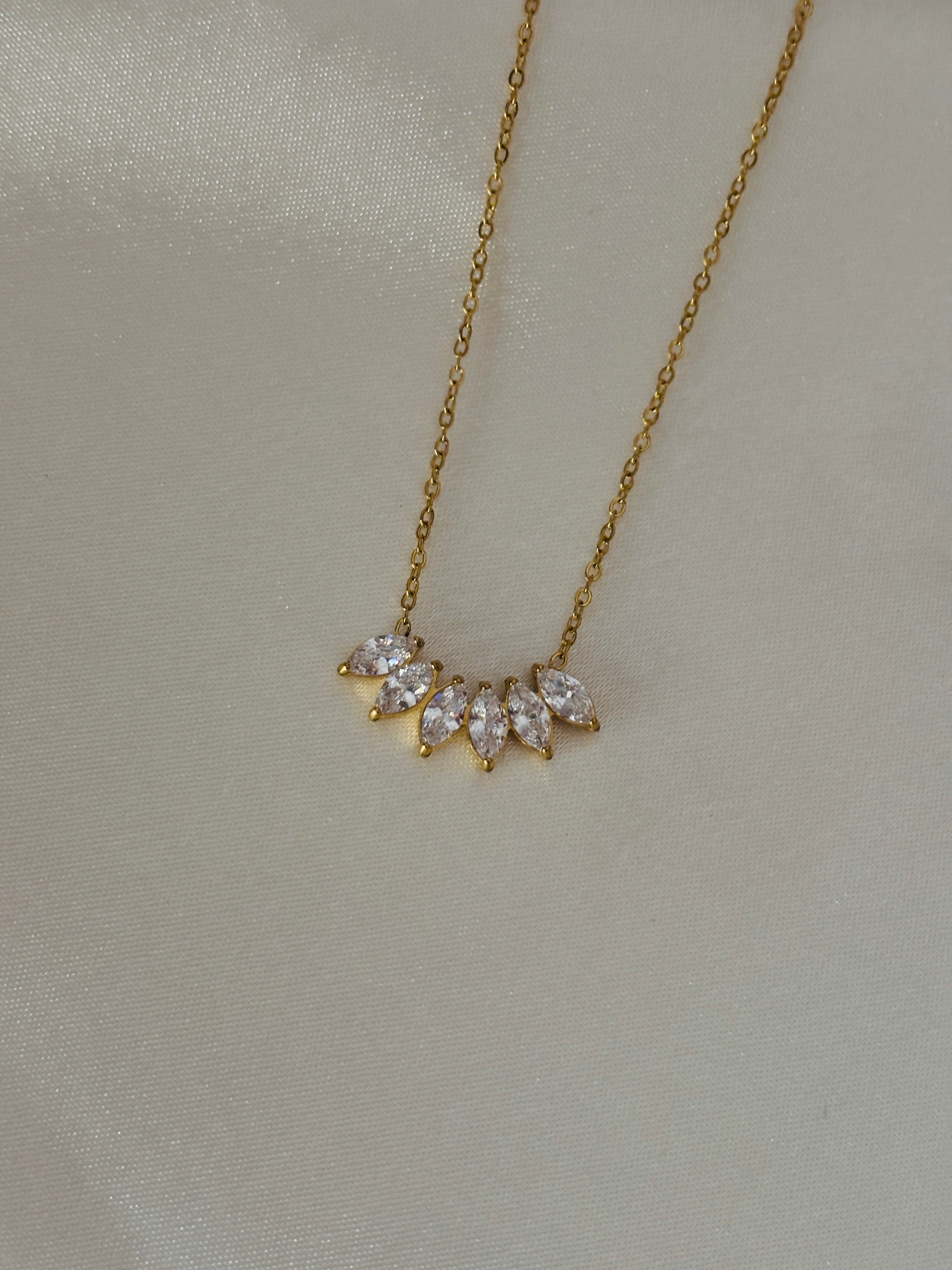 Emara necklace