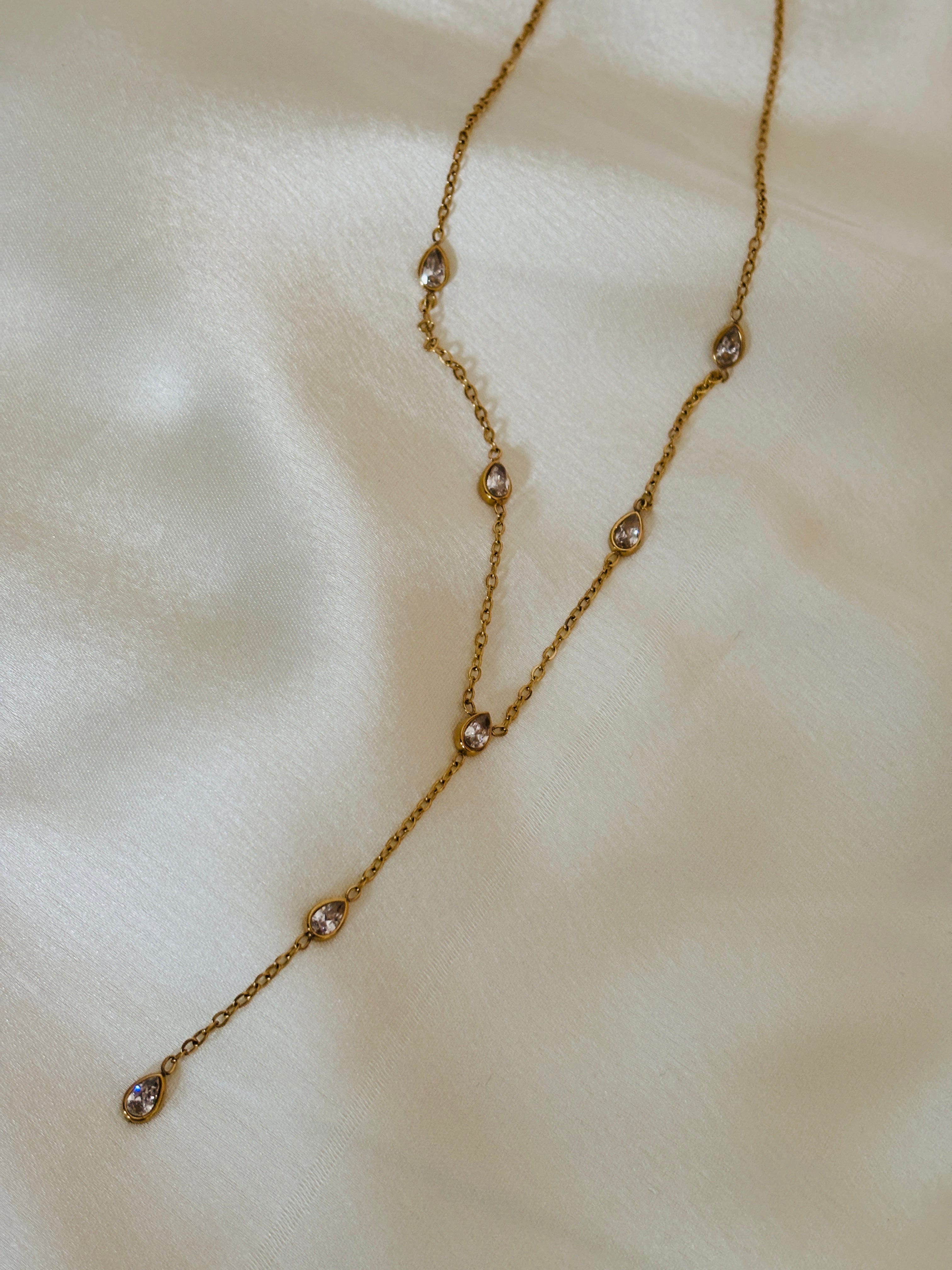 Minimal Y necklace