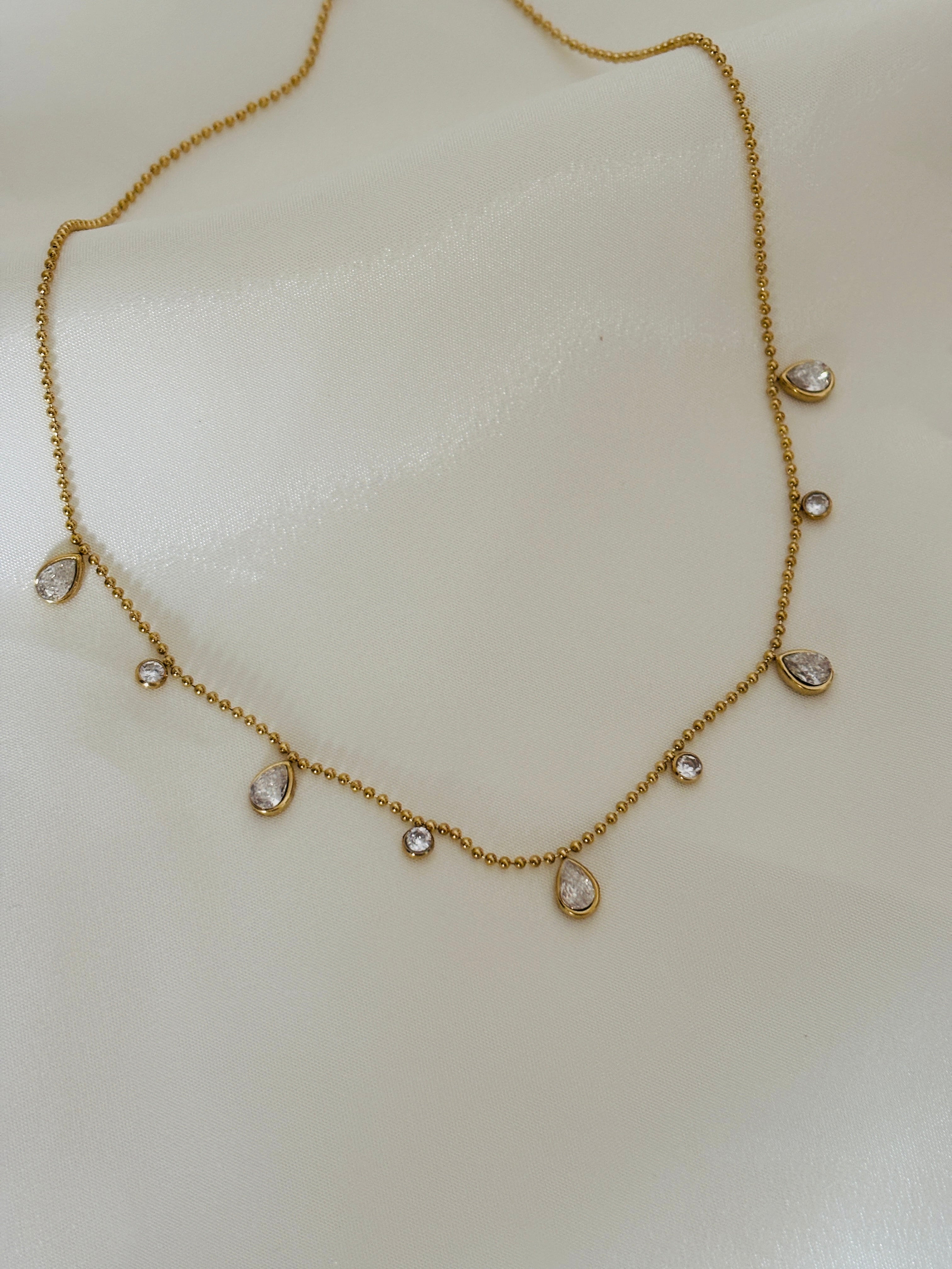 Nevra necklace