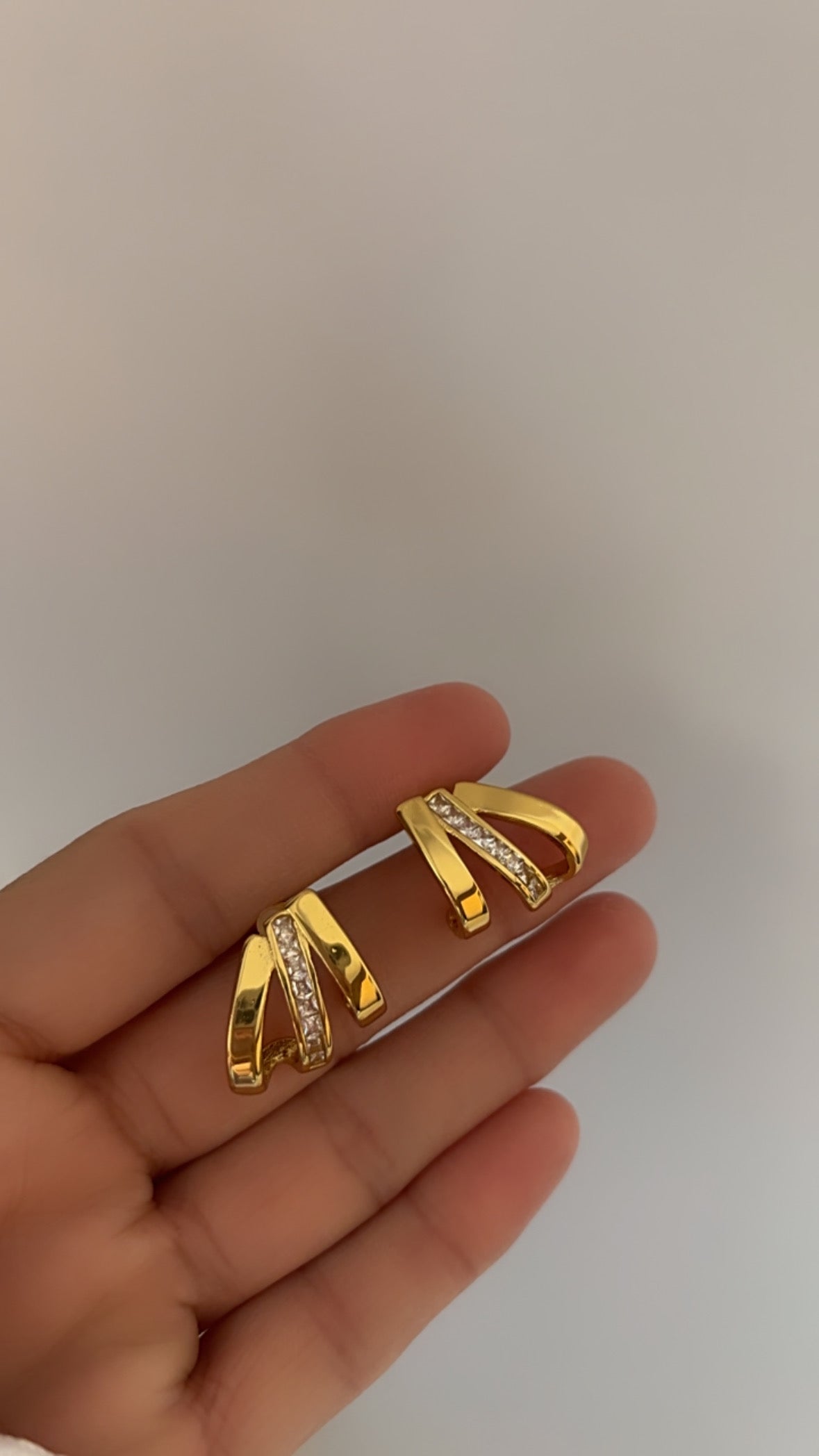 Toria stud earring