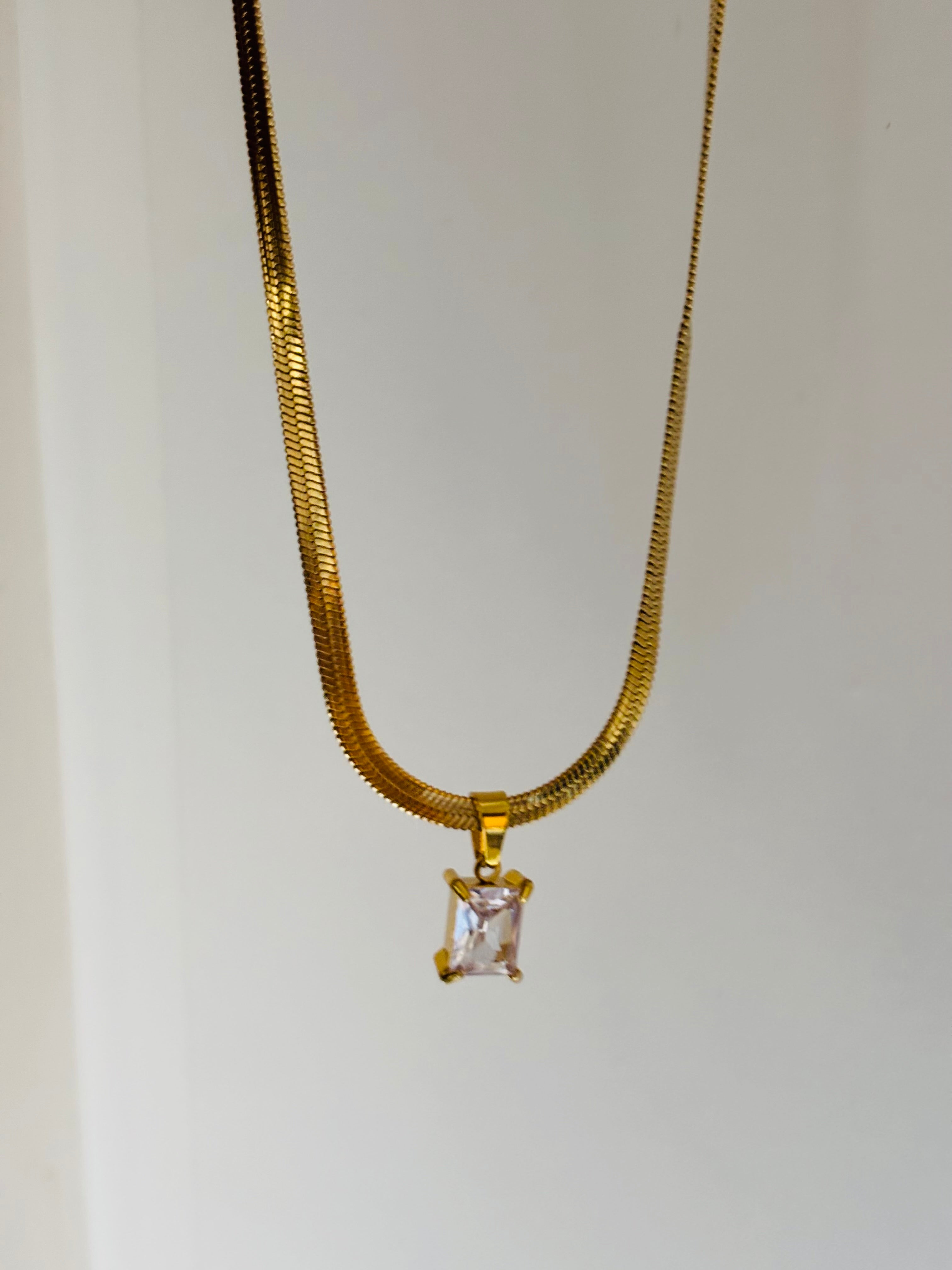 Solitaire snake chain necklace