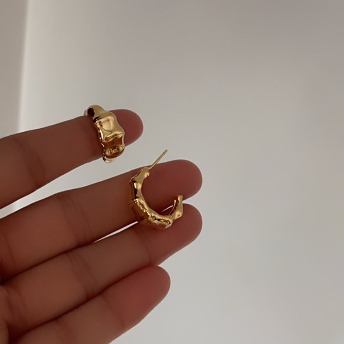 Croissant hoop earrings